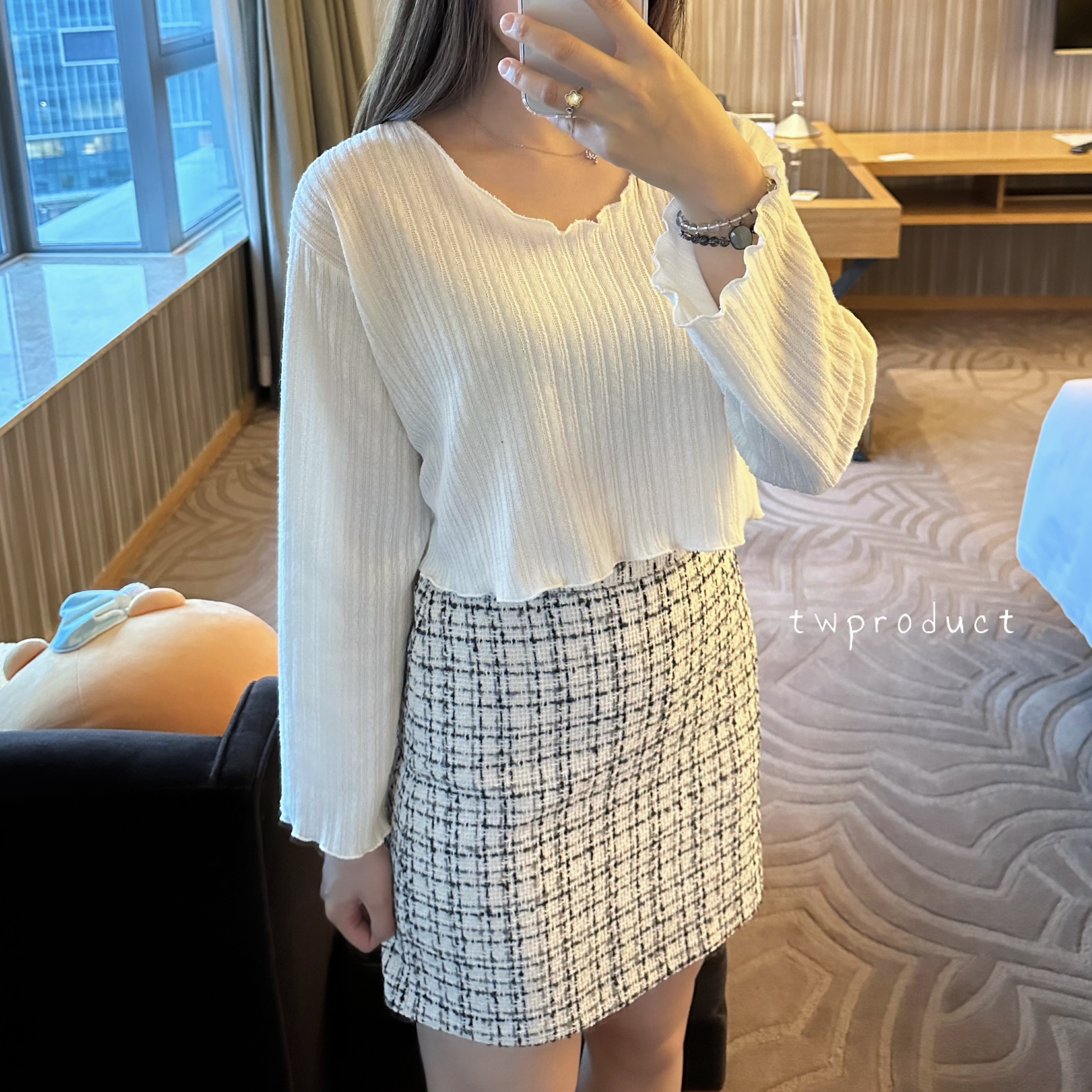 🍂  || Top279 ||軟綿V領直紋闊短身top