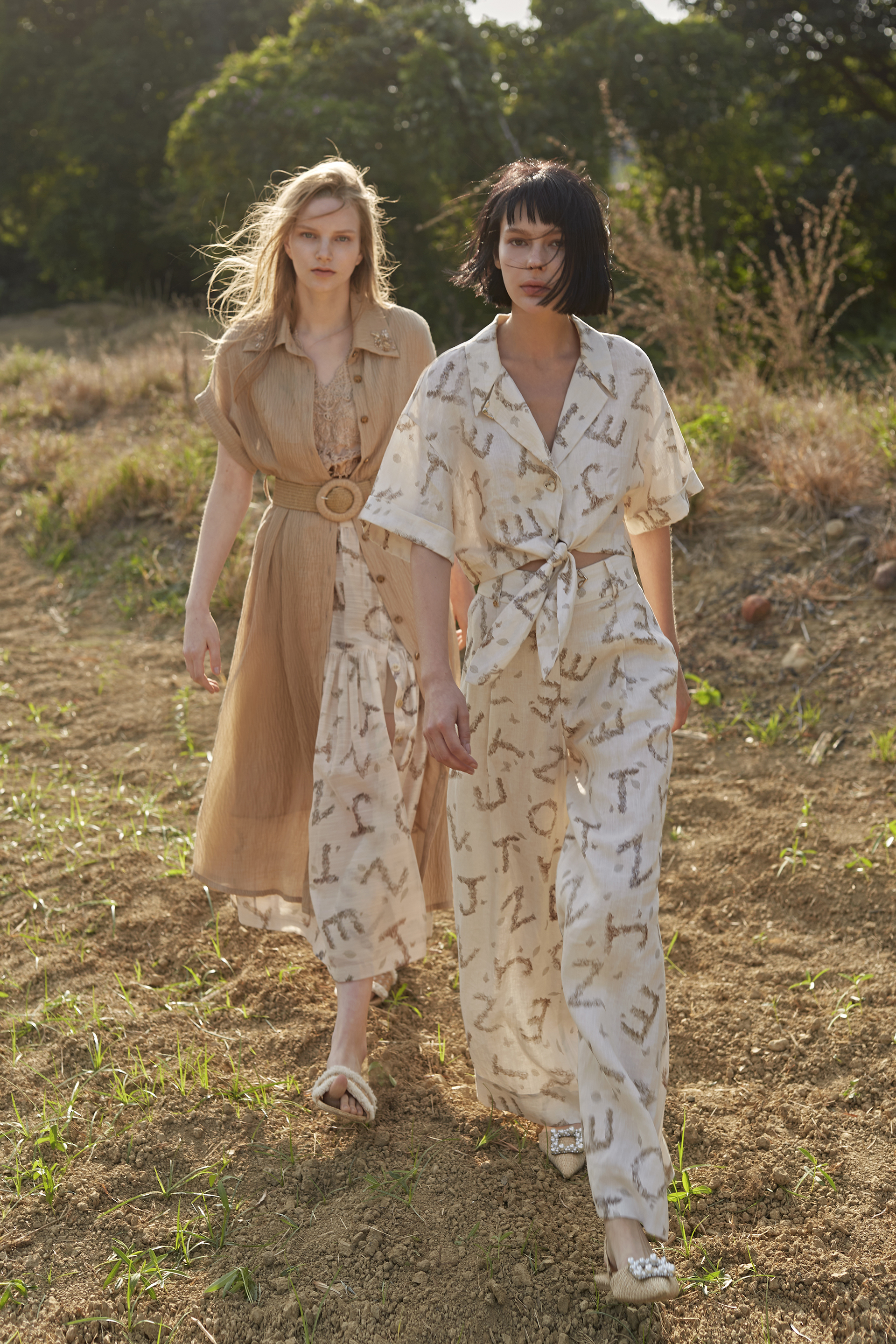 BC1EB035B1天空之城玫瑰手繪logo闊腿褲