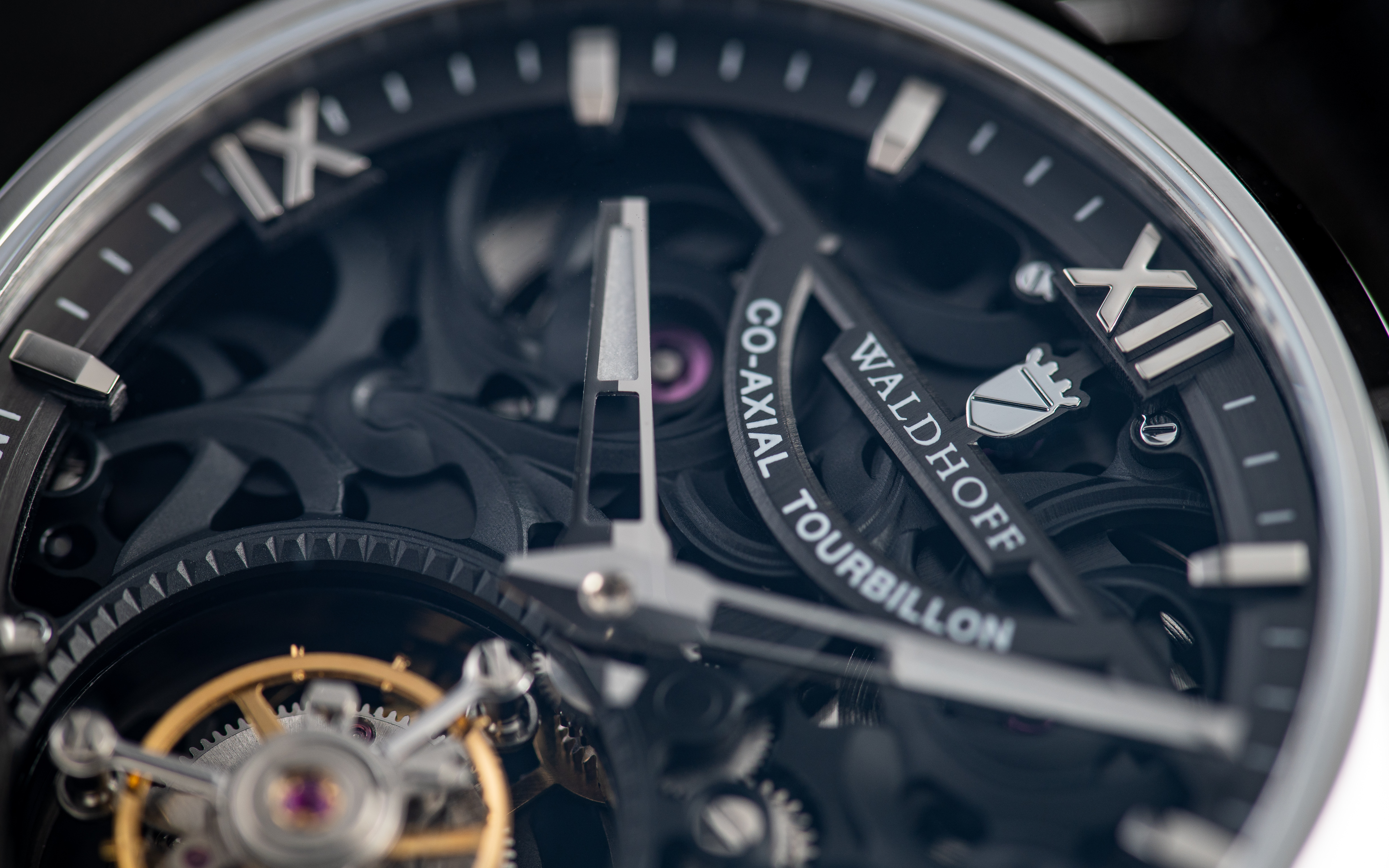 Metropolis - Obsidian Black