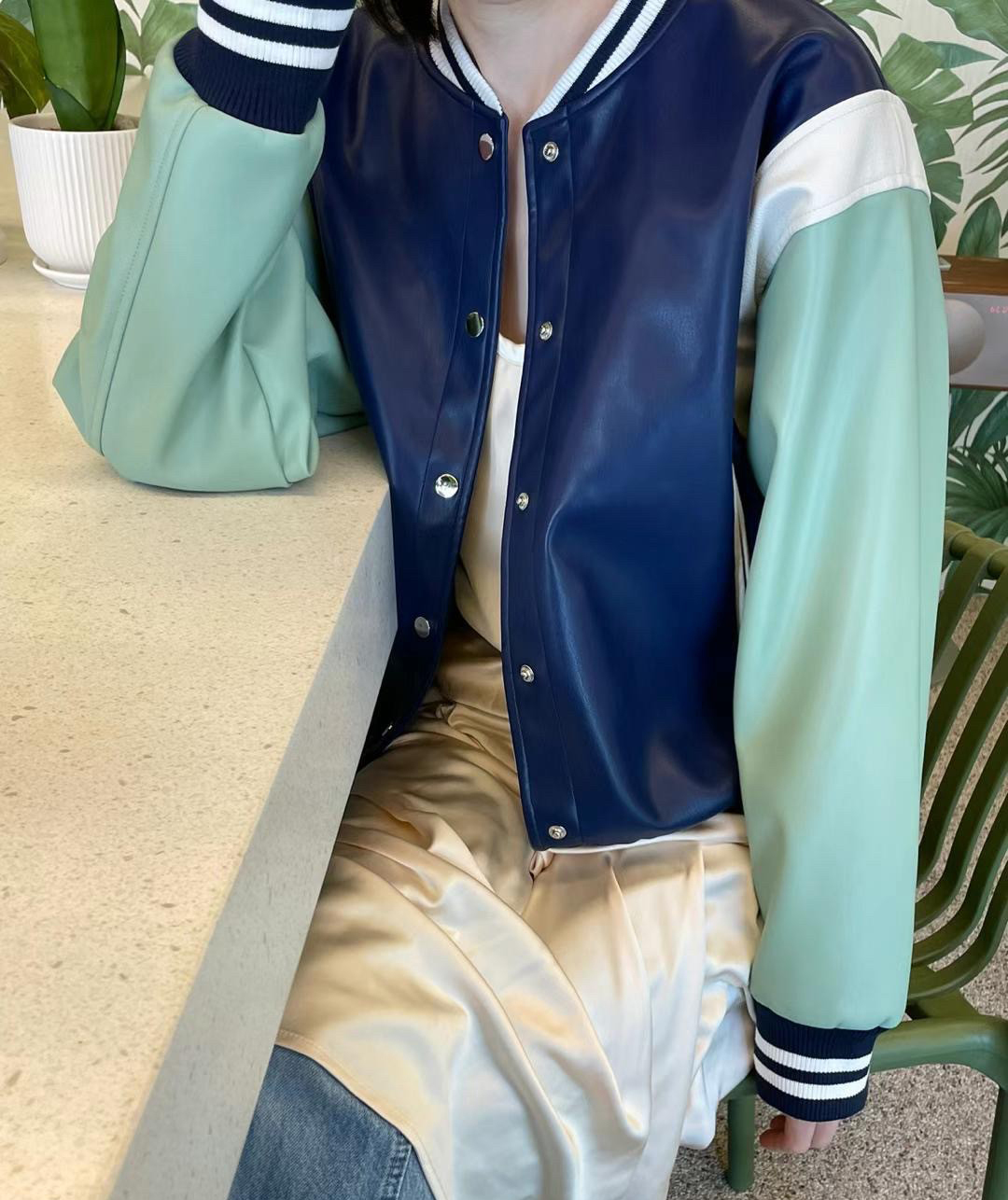 撞色拼接皮革夾克