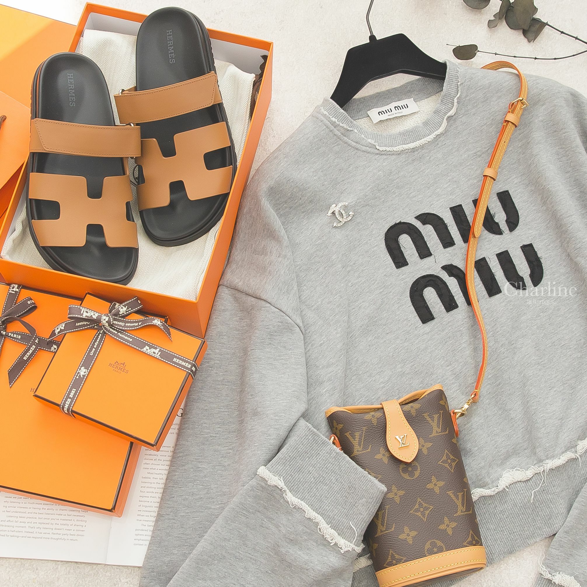 Hermès Chypre Sandal 焦糖色小牛皮黑底魔鬼氈橡膠平底拖鞋,Louis Vuitton Fold Me Pouch 咖啡色老花帆布金色LV肩背包,Chanel 銀色圓形/方形水鑽CC胸針-Charline Boutique 精品代購
