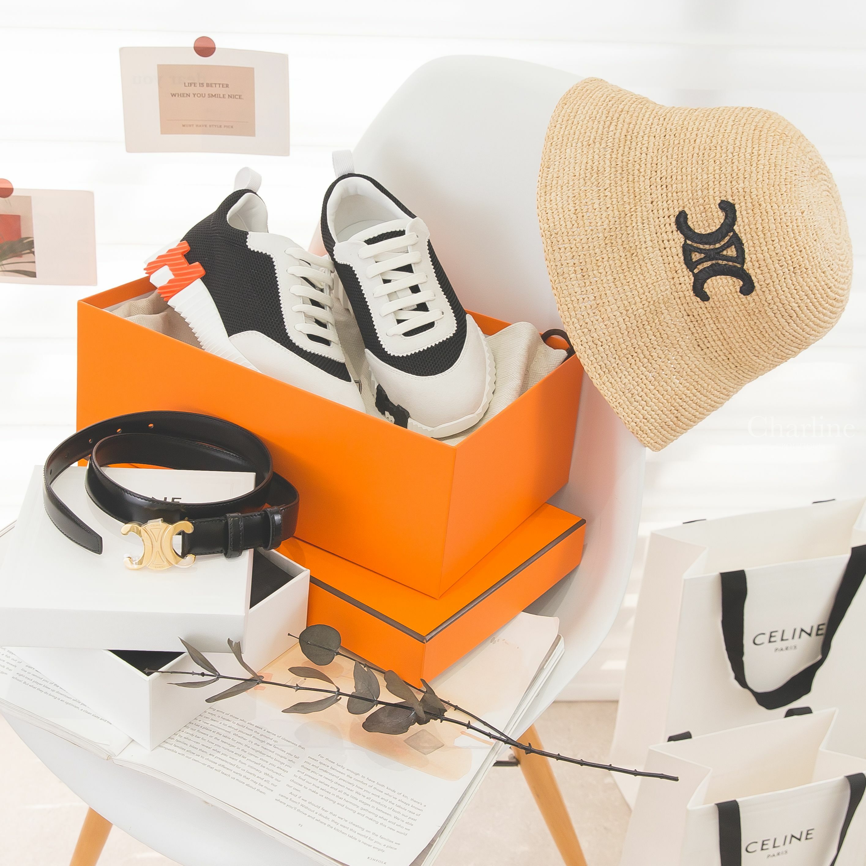 Celine Hat 自然色黑色凱旋門草編漁夫帽,Hermès Bouncing Sneaker 黑色透氣網布白色山羊麂皮黑/橘H運動鞋,Celine 黑色金色凱旋門小牛皮皮帶-Charline Boutique 精品代購