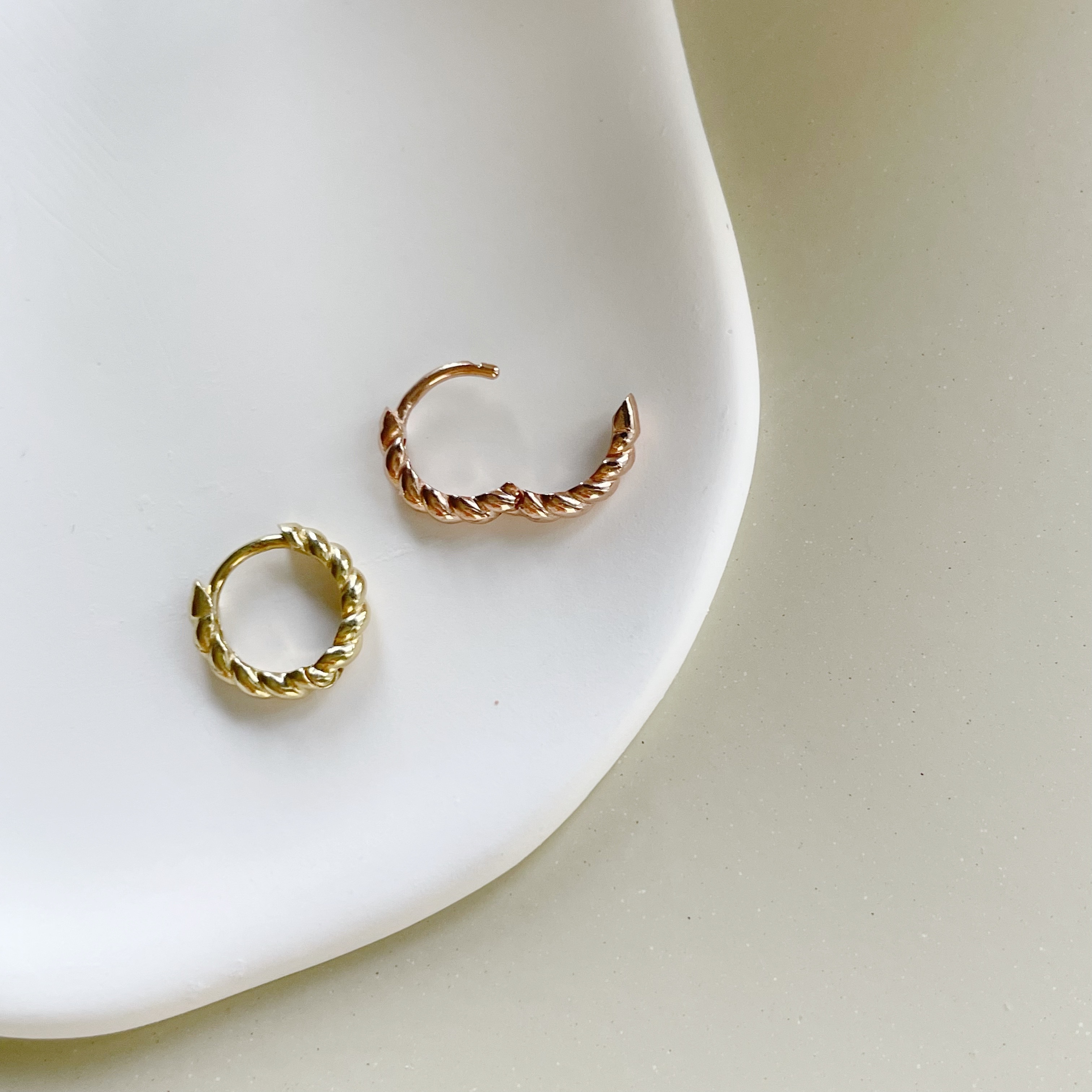 14K厚麻花8mm扣式耳圈