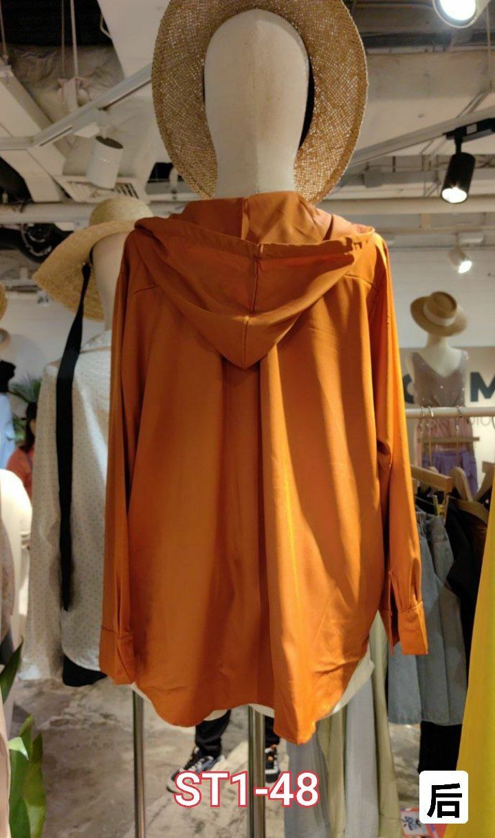 ST1 长袖带帽上衣 BROWN