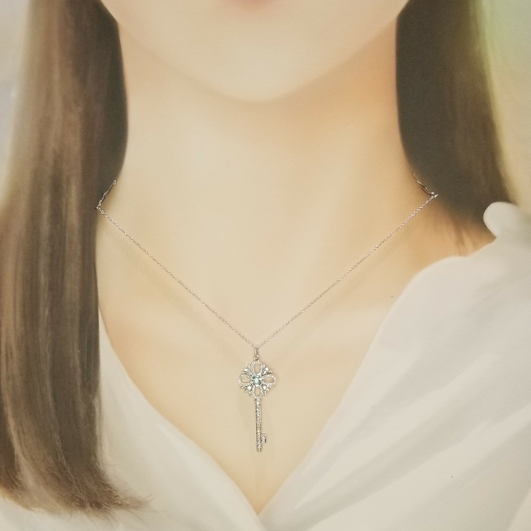 18K White Gold 0.25ct Paraiba and Diamond Pendant