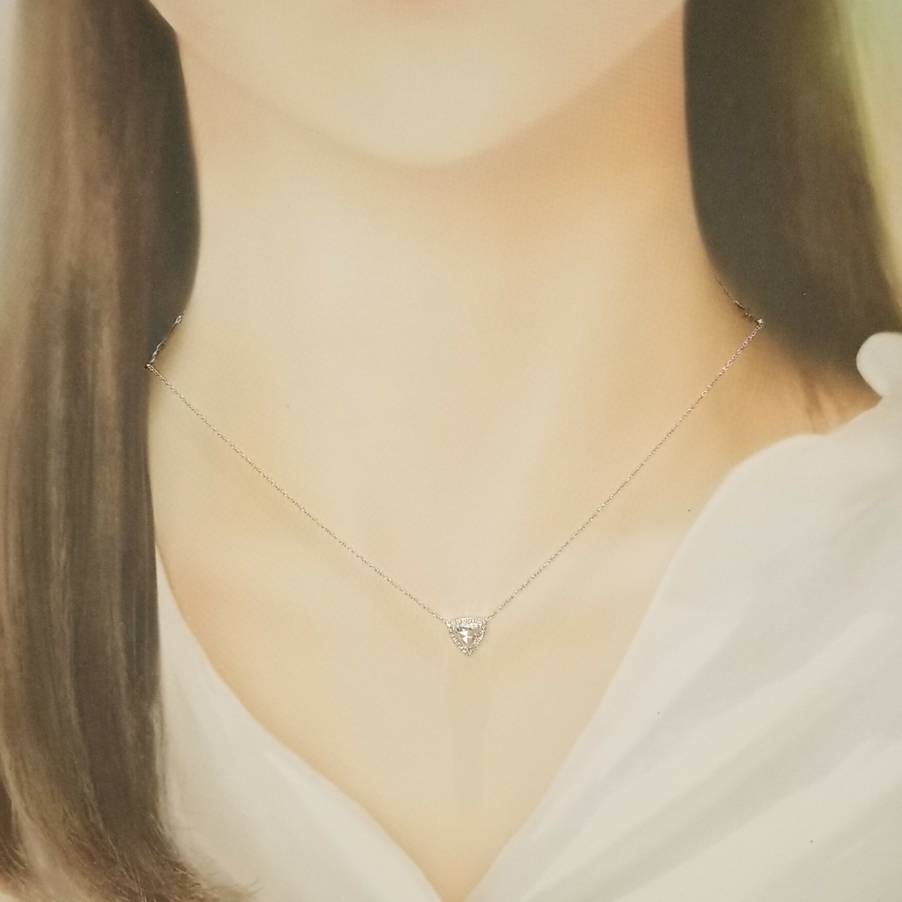 全新18K白金【單粒30份三角形鑽石】配小鑽共38份鑽石頸鏈