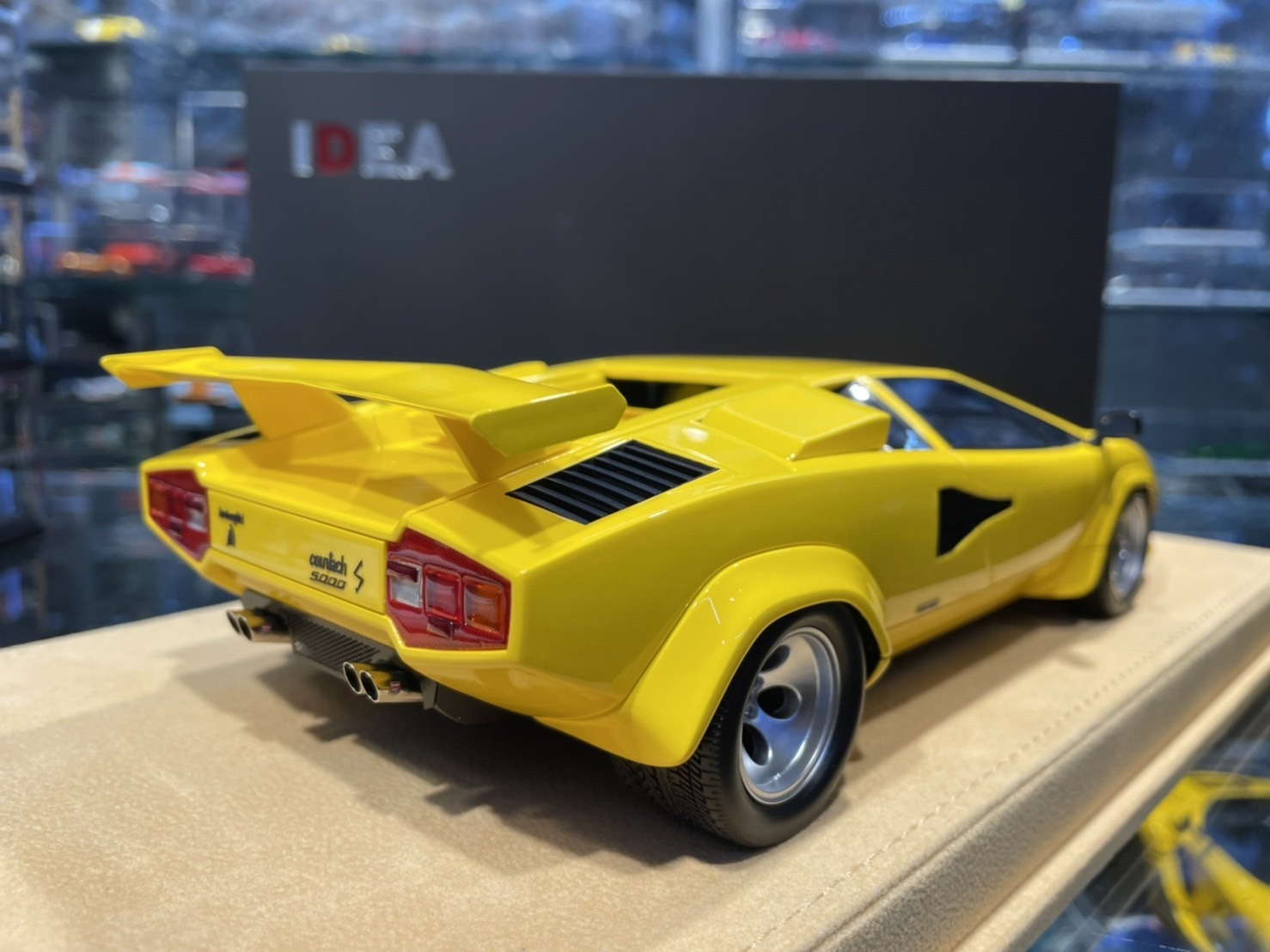 MakeUp IM066C Lamborghini Countach LP5000S Yellow 1/18