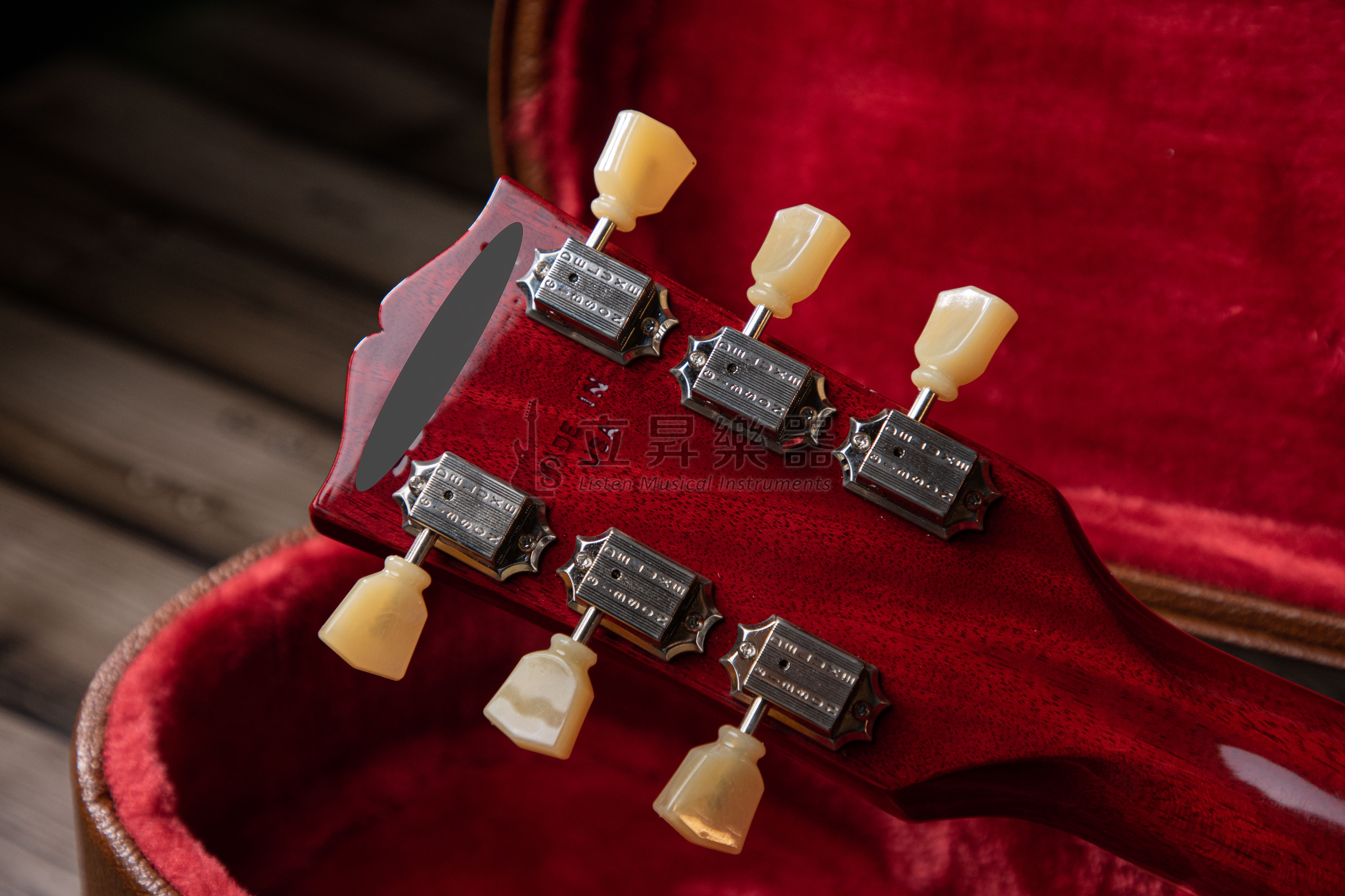 Gibson Gibson Les Paul Standard 50s 電吉他｜附原廠皮質Case、皮製背帶、折疊板手、琴布、無字鐘形琴頭蓋 第 4 張圖片｜三峽吉他 / Bass