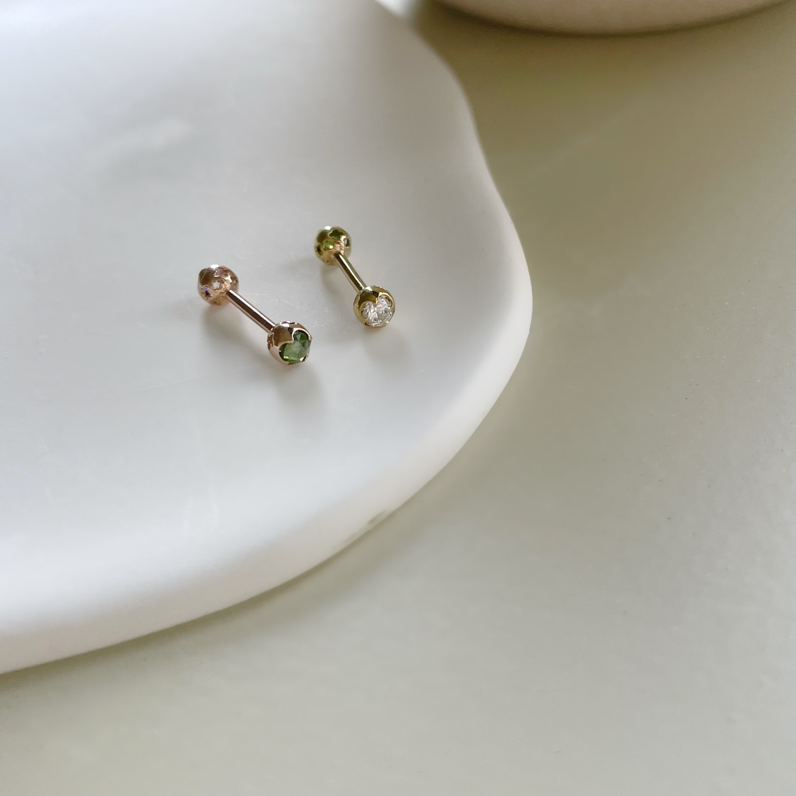 14K圓四爪綠鑽原礦雙面轉珠耳環