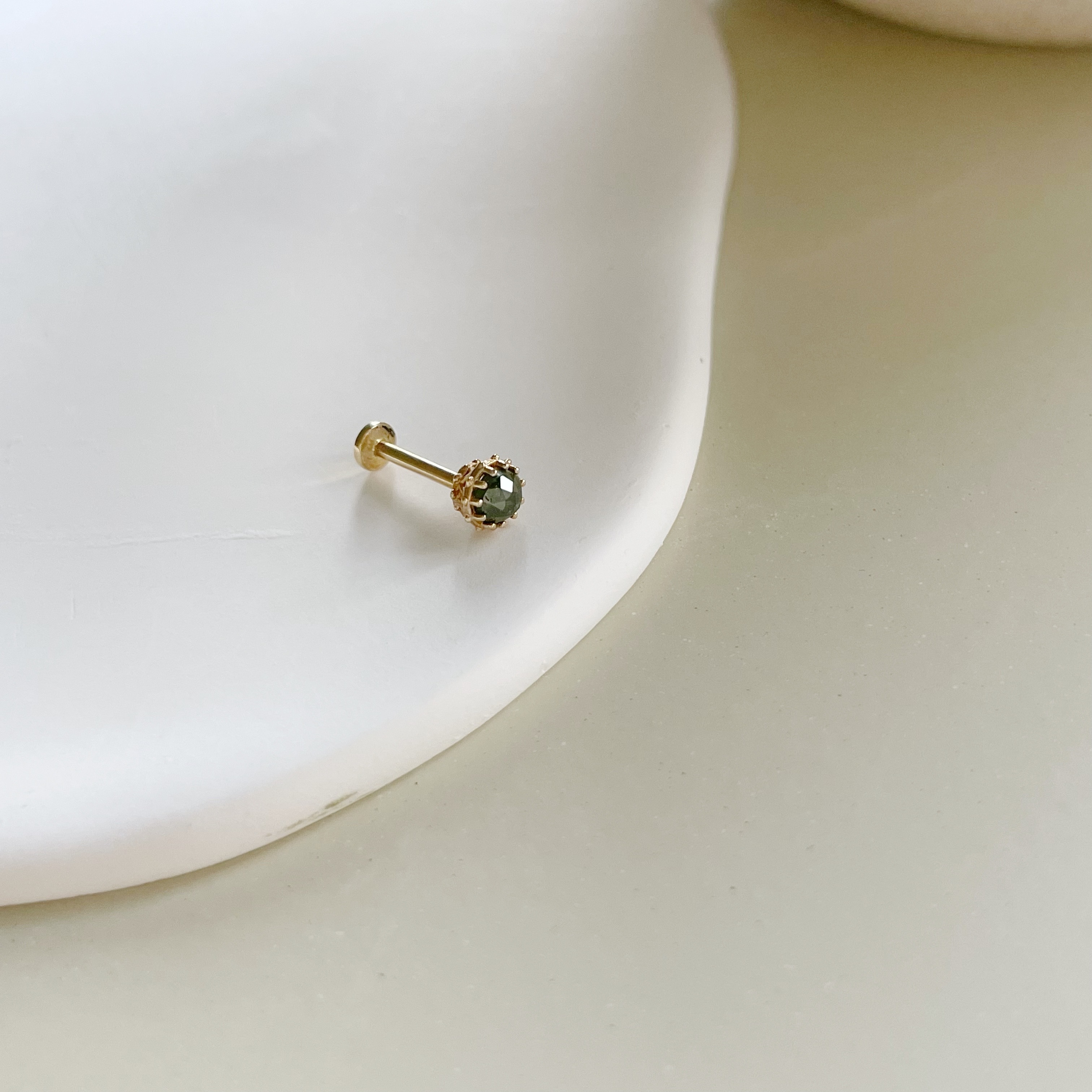 14K爪爪夾鑲綠鑽原礦stud耳環