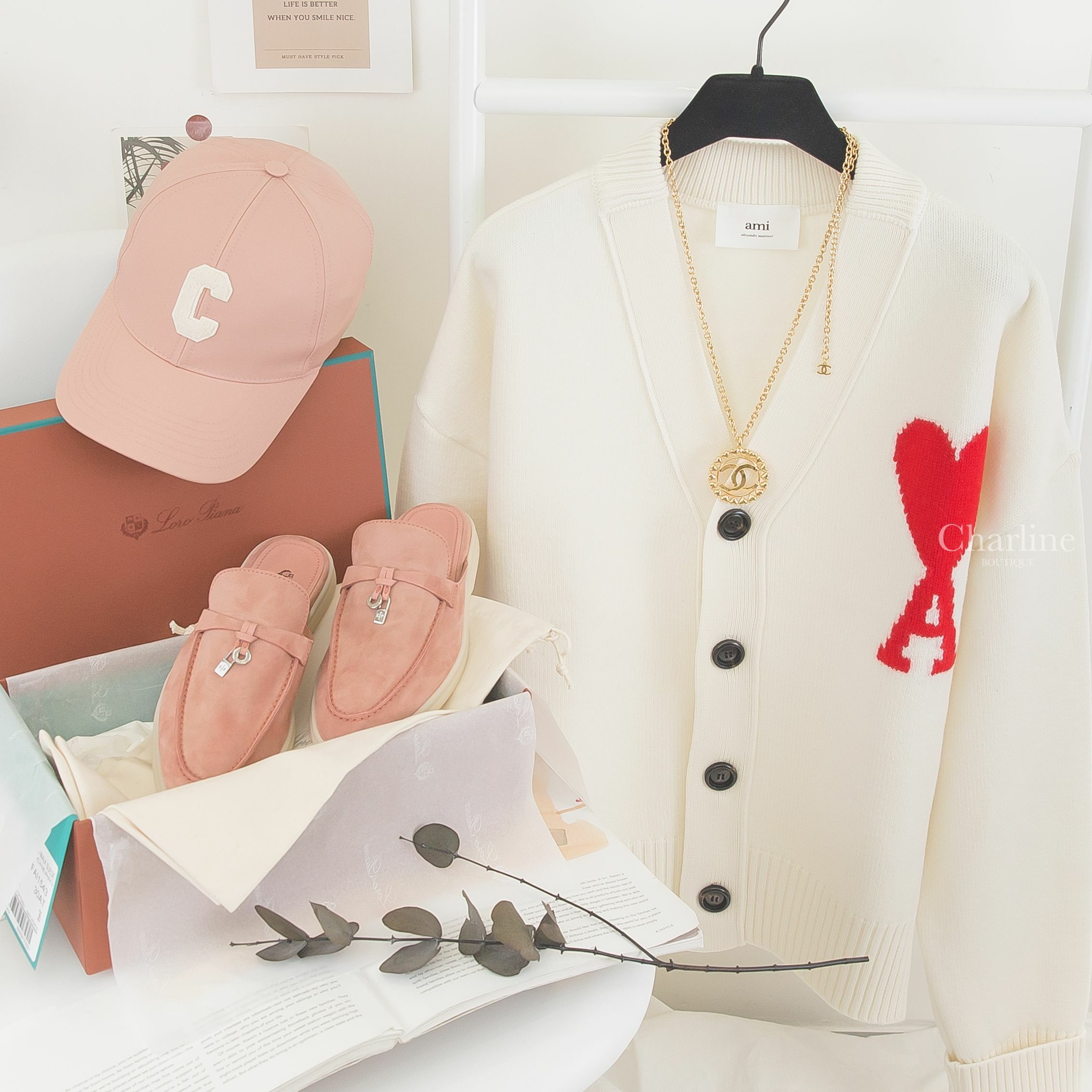 Loro Piana Loafers 紅蘭花色銀色墜飾柔軟麂皮步行樂福鞋,Celine Cap 復古粉色刺繡白色C棉質棒球帽,Chanel Necklace 金色CC愛心環繞邊框圓形垂墜長項鍊-Charline Boutique 精品代購