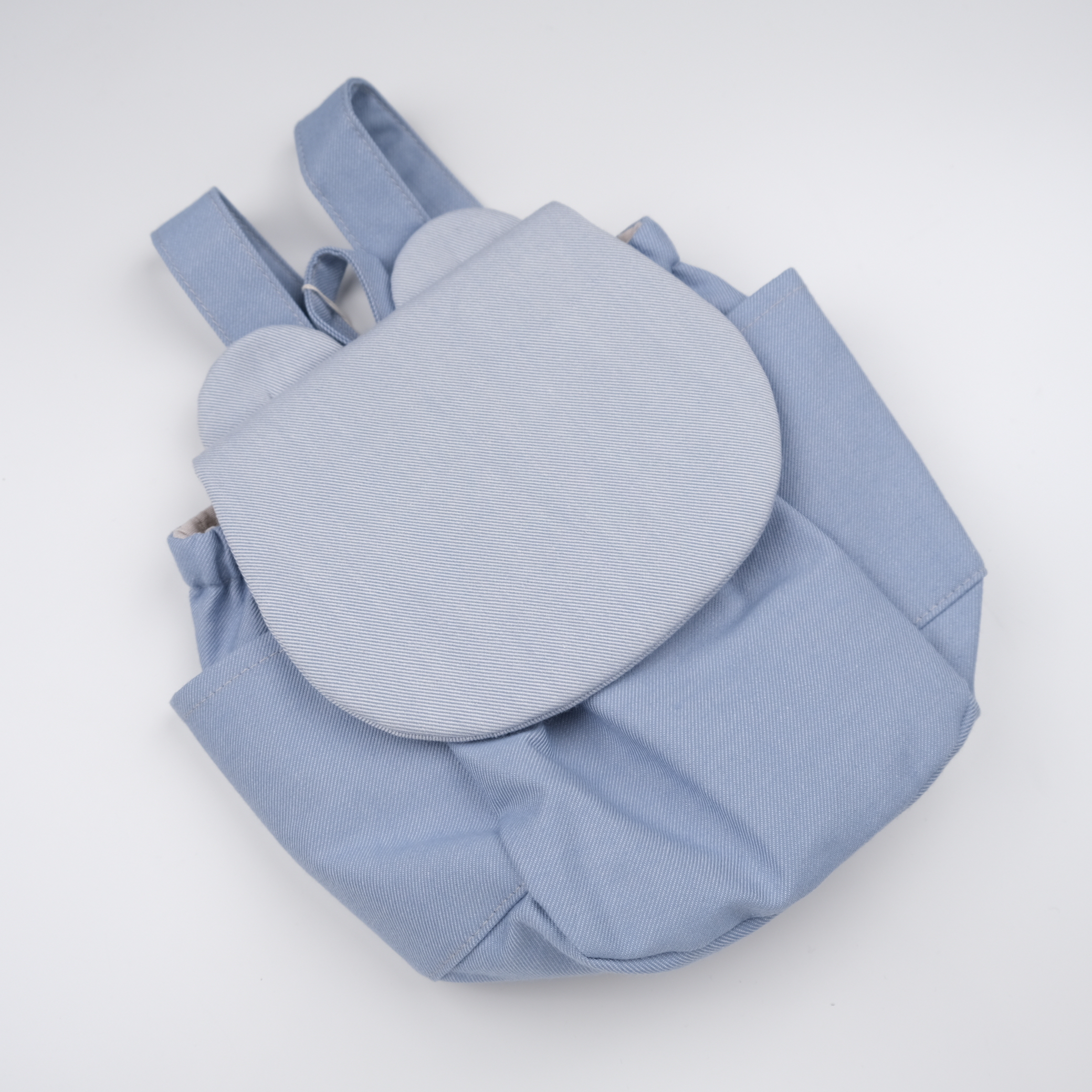 ROMPING UNIVERSE 淺藍色後背包