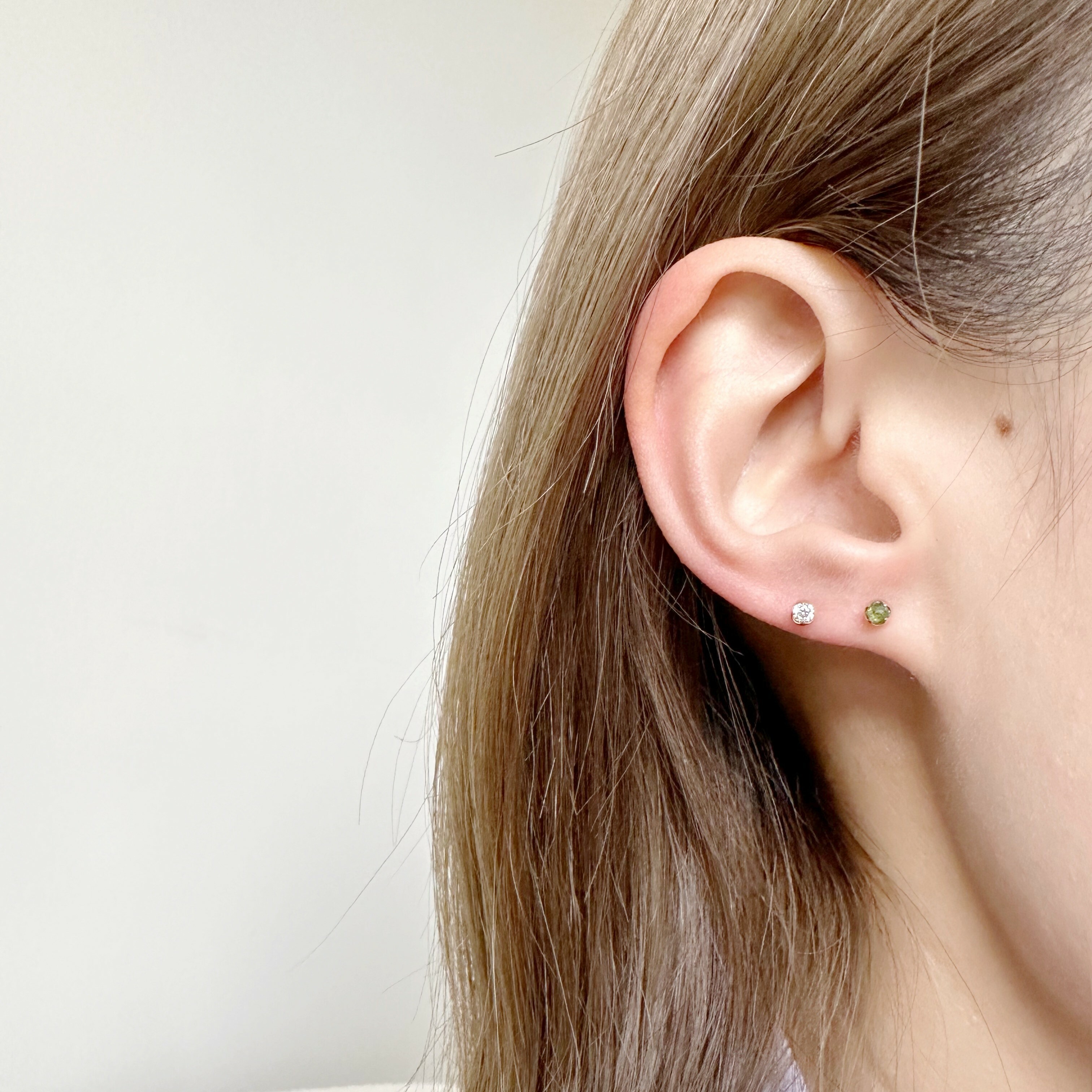 14K圓四爪綠鑽原礦雙面轉珠耳環