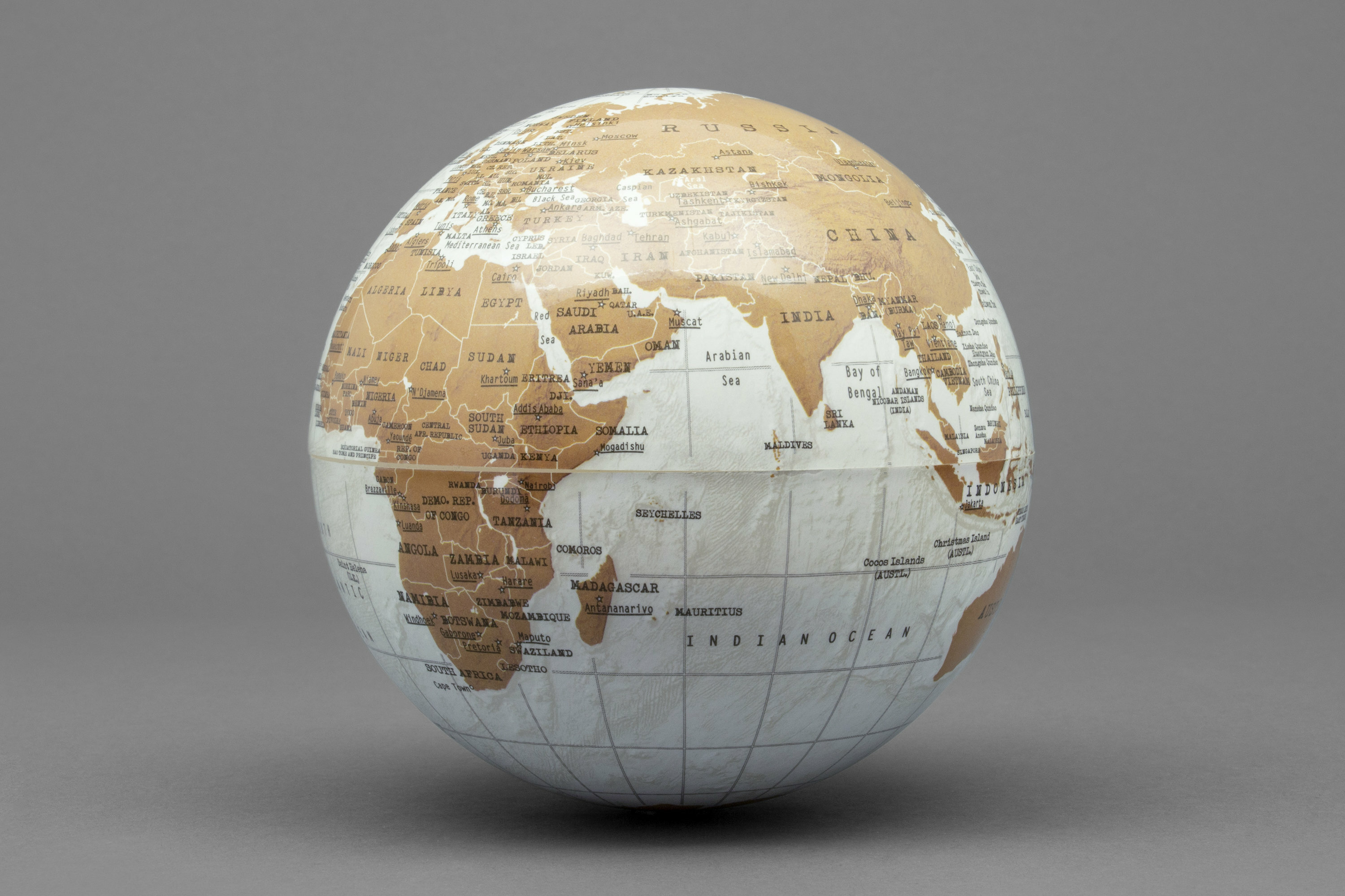 英國 SUCK UK 自動旋轉造型 桌上型地球儀