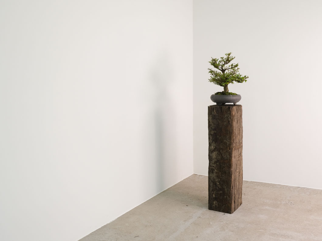 立柱戶外展示台