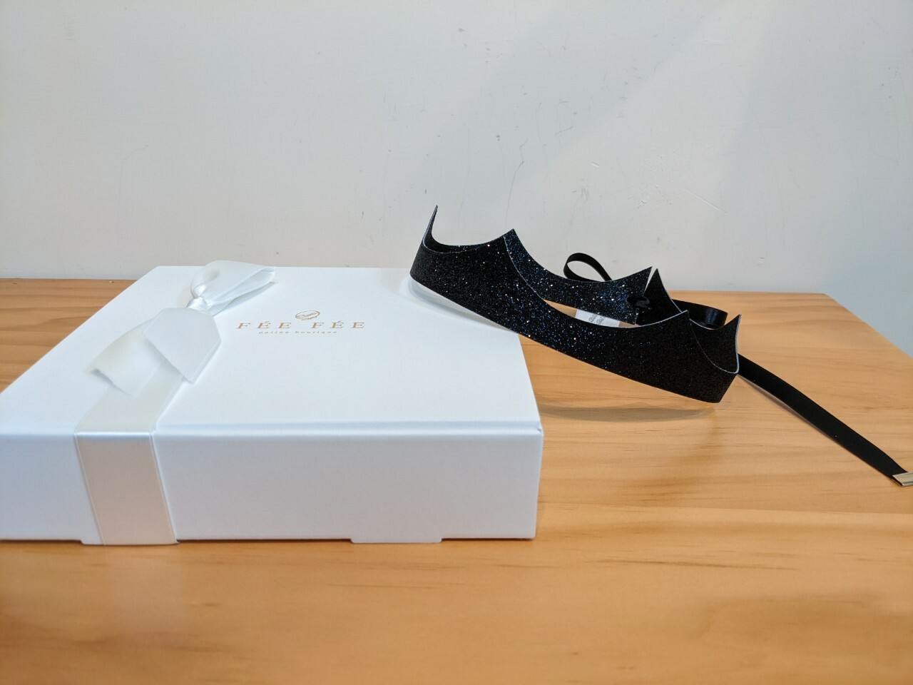 日本 緞帶皇冠 - 黑色