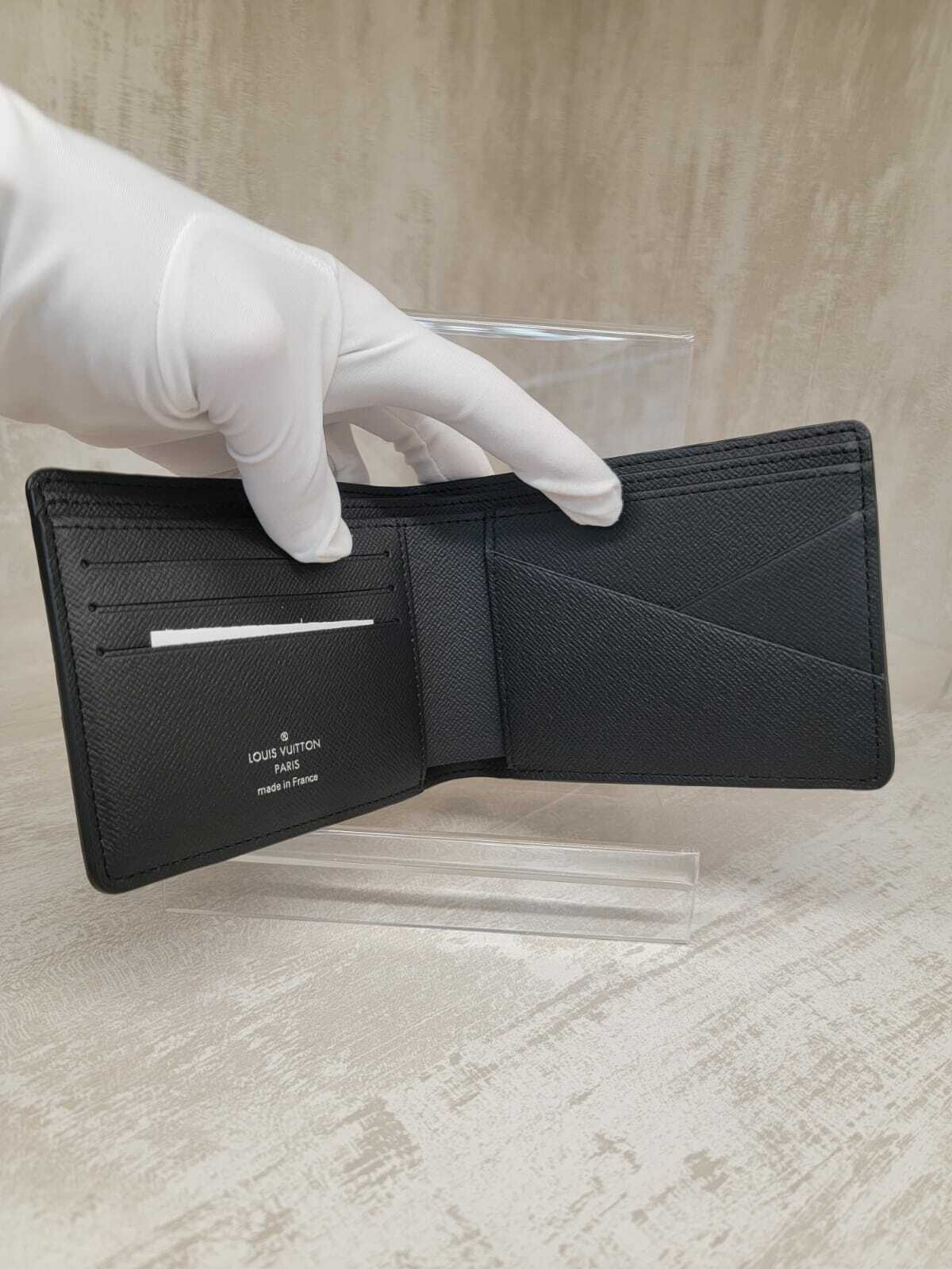 LV MULTIPLE MEN WALLET M61695