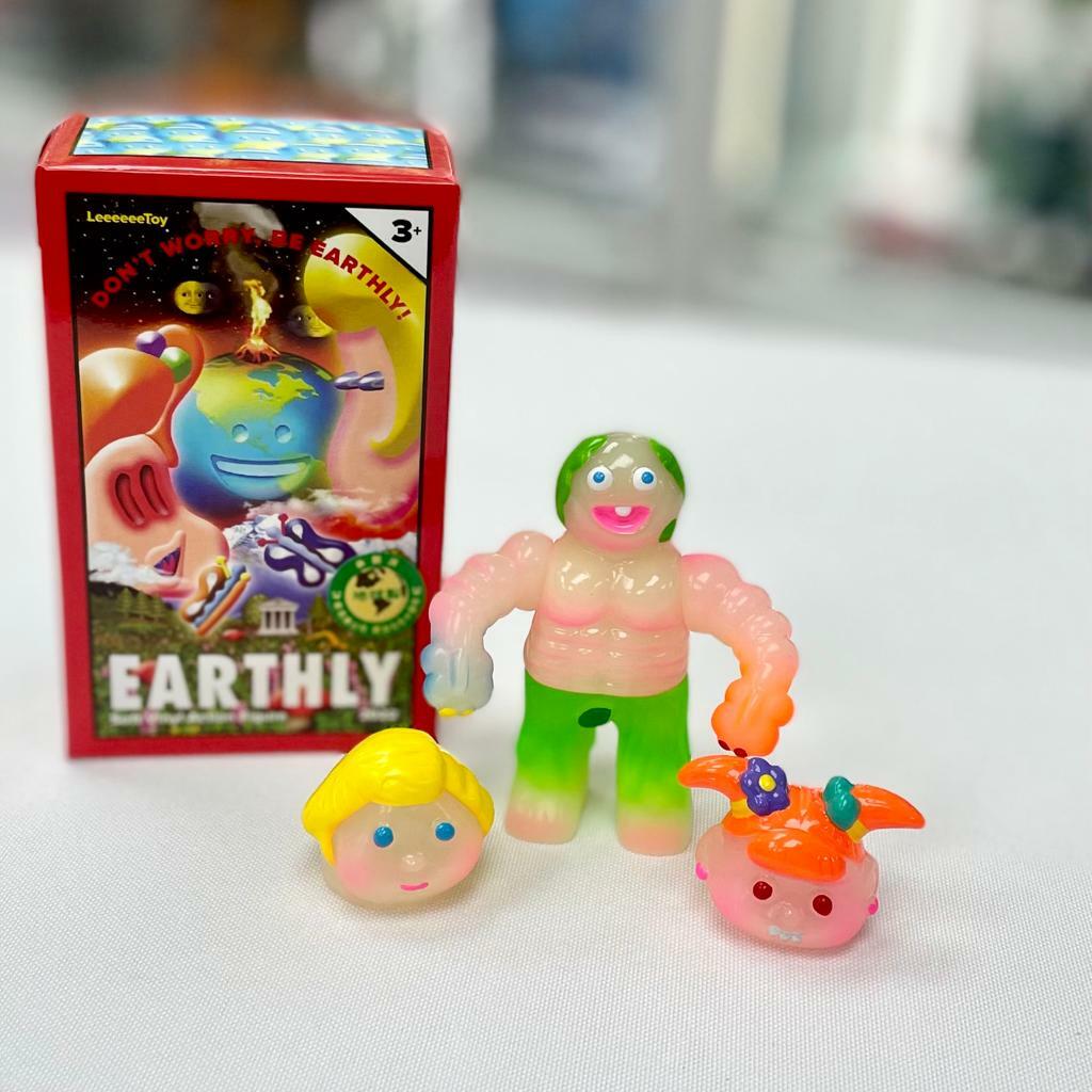 Glow in Dark Earthly 蓄光 大地の子 - The World’s Smallest EARTHLY (世界一番小さい大地の子) (LeeeeeeToy)