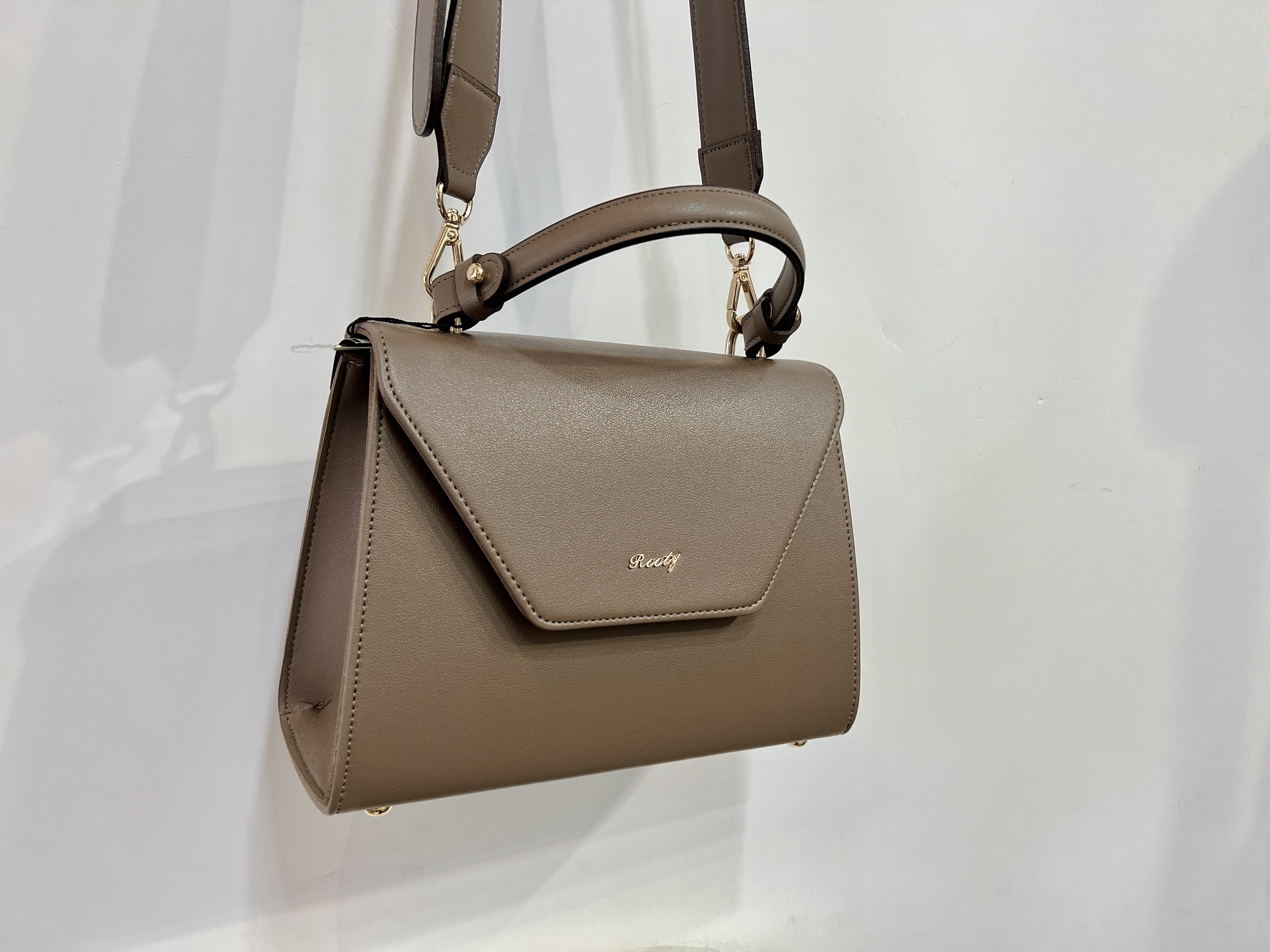 ✨||R525||Rooty flip on 小梯形手袋