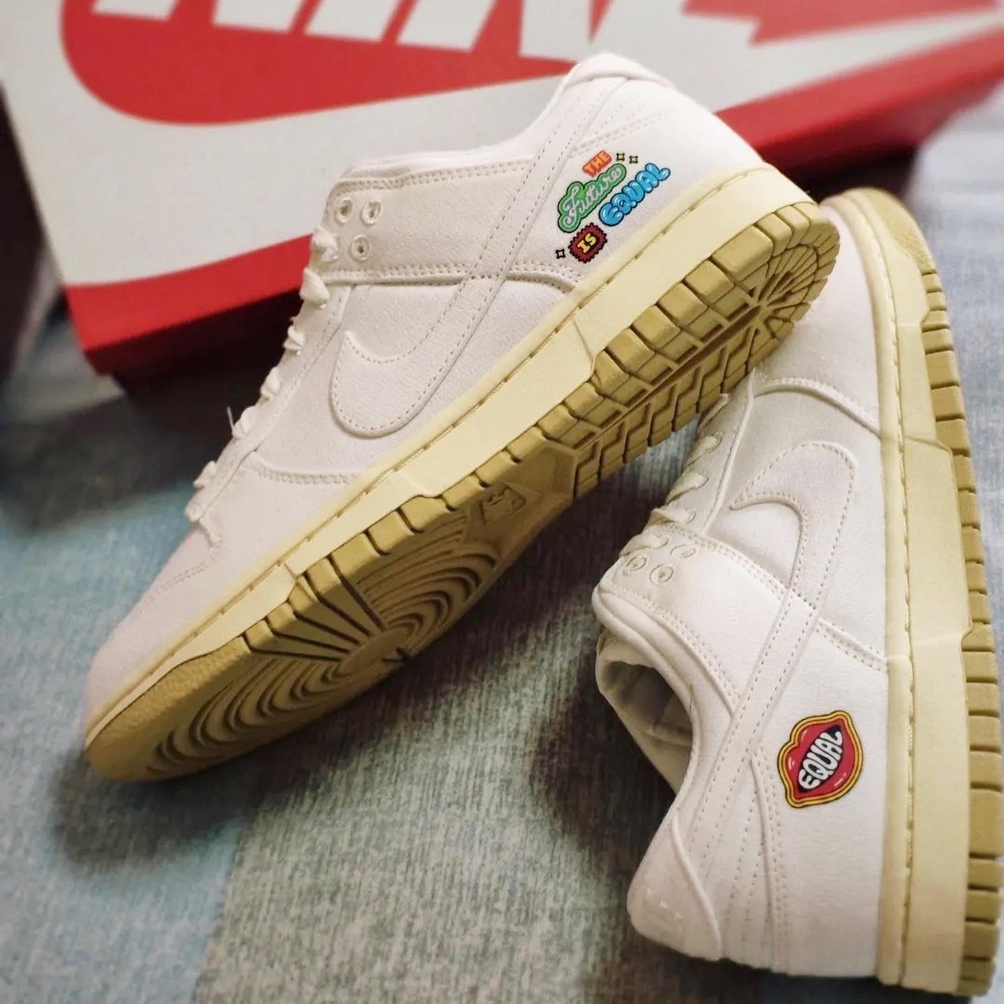 NIKE DUNK LOW 復古白 刷舊底 奶油白 牛奶糖 卡通圖案 女鞋 FD0868-133 / 預購