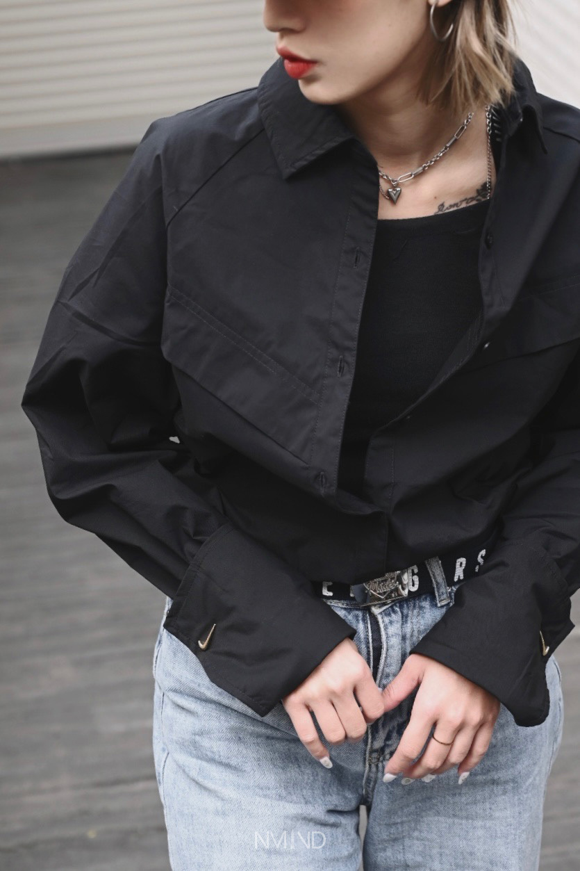 <線上SALE❤️‍🔥>Nike 金色小勾勾 反摺長袖襯衫 黑色/白色