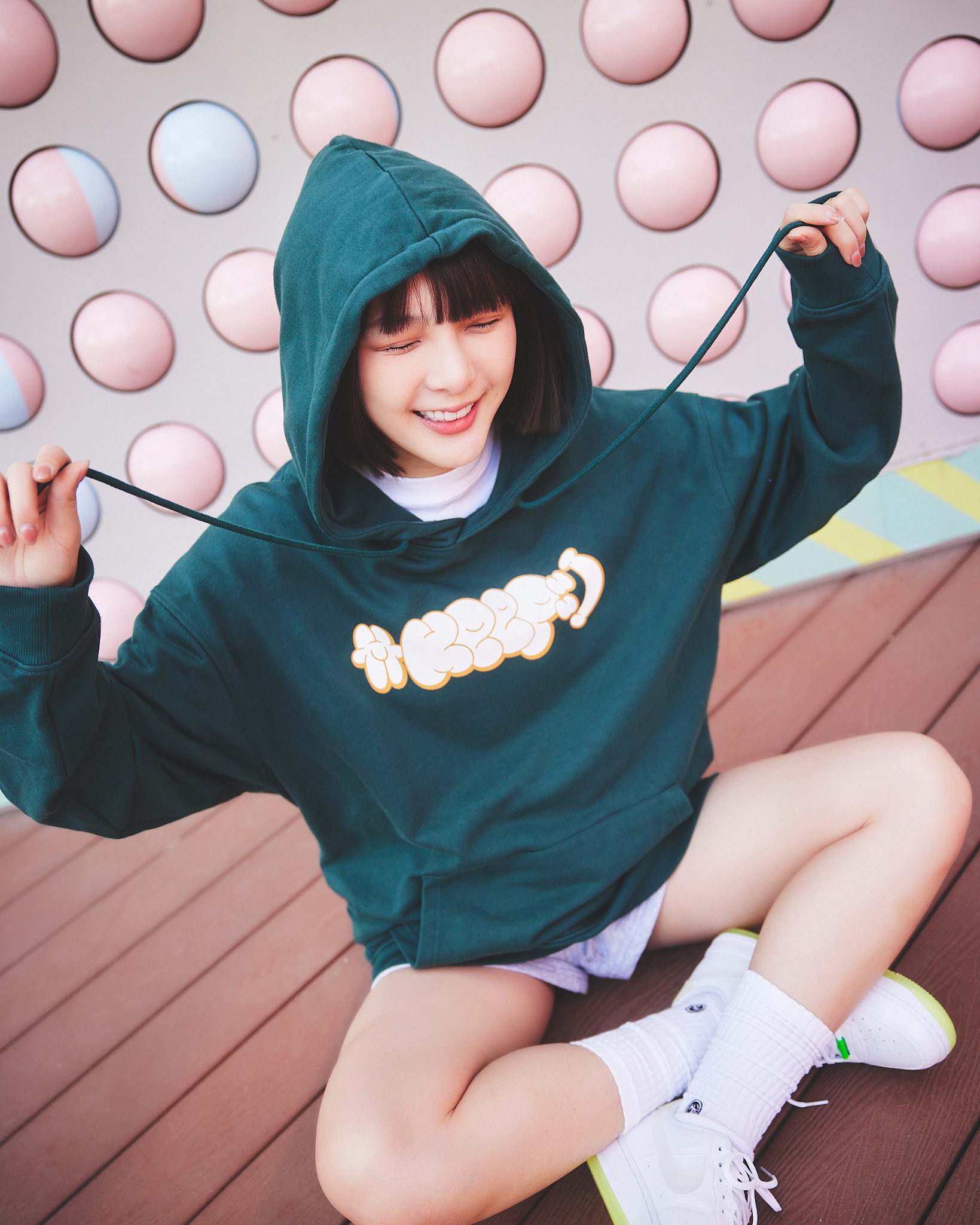 **特價商品售出不退換**#KEEP BUBBLE HOODIE 沙漠 森林綠 泡泡字體 標語 閃電微笑 毛巾底 寬版落肩 帽T【KS148】