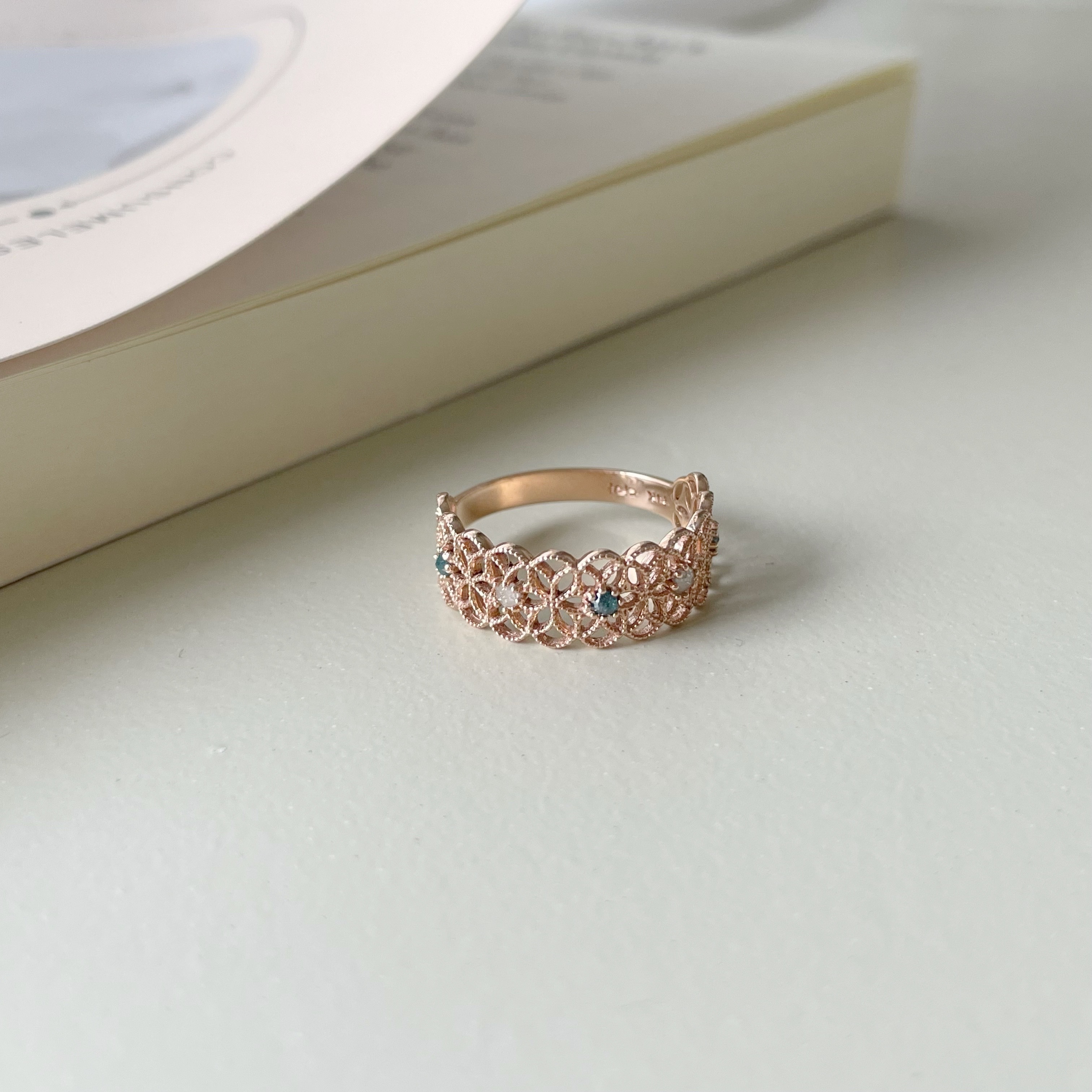 14K半圈Lace藍灰鑽寬戒