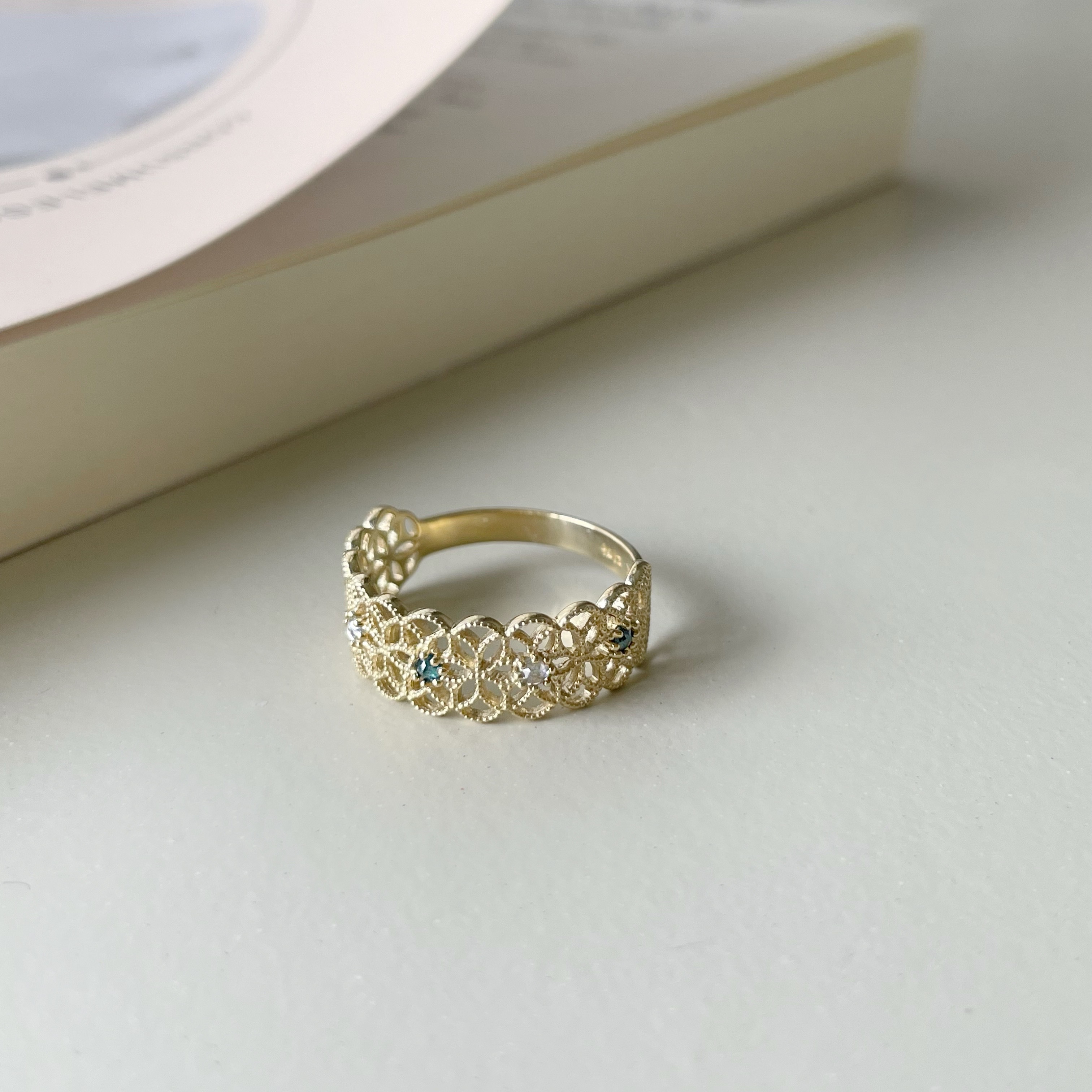 14K半圈Lace藍灰鑽寬戒