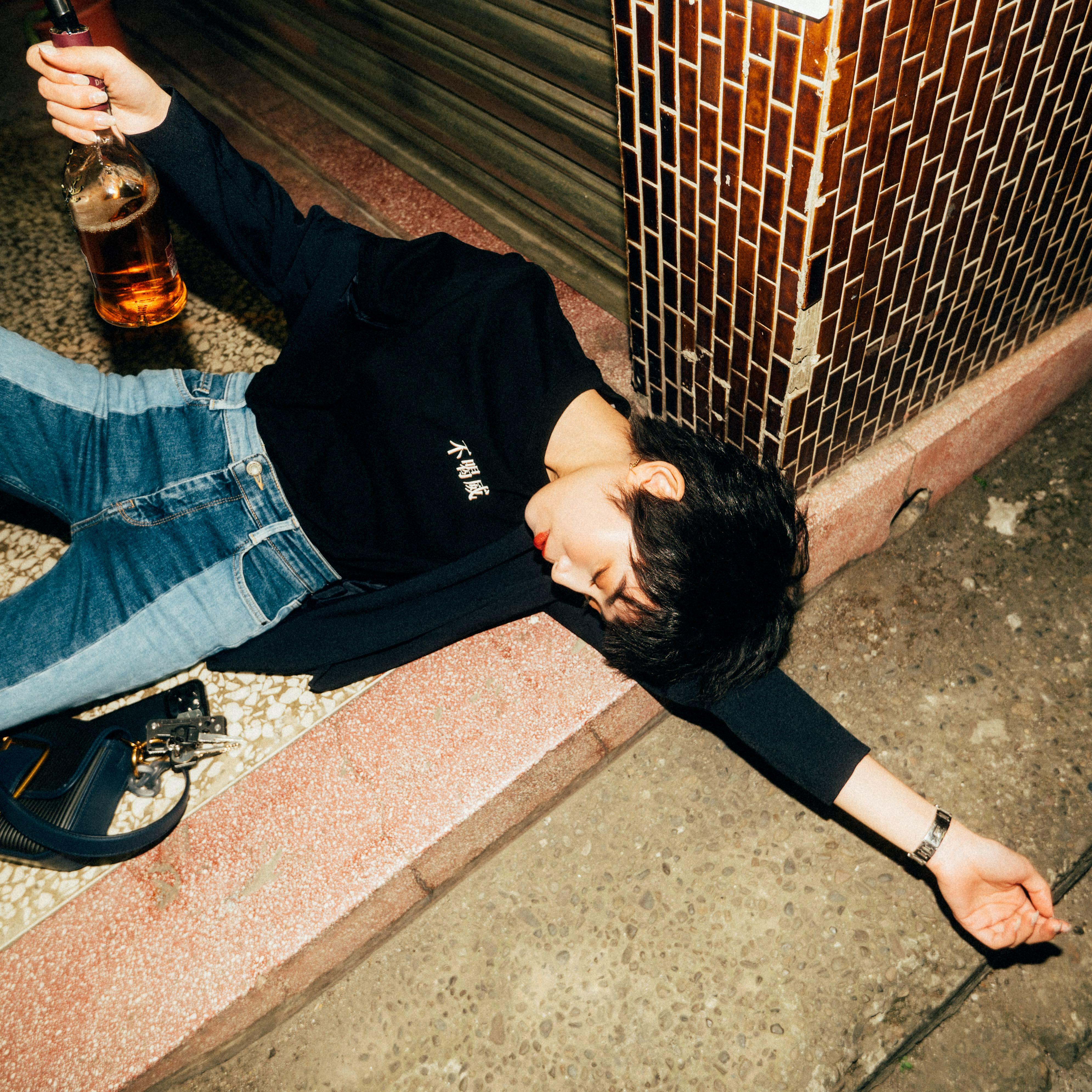 喉嚨借過Project-"不喝威"短踢