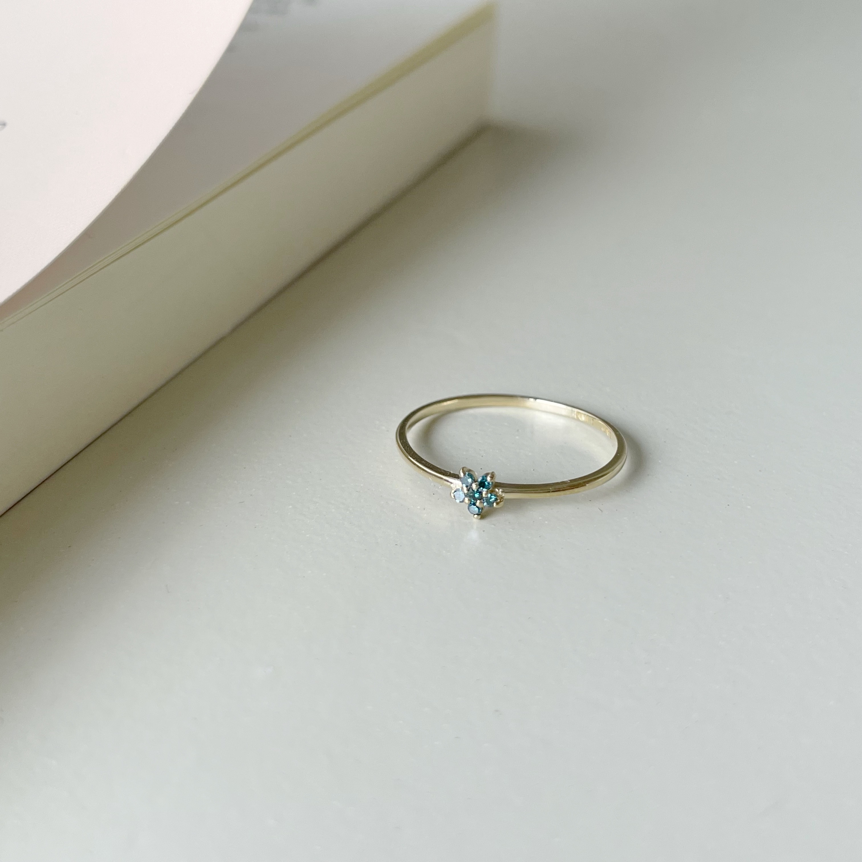 14K小花藍鑽戒指