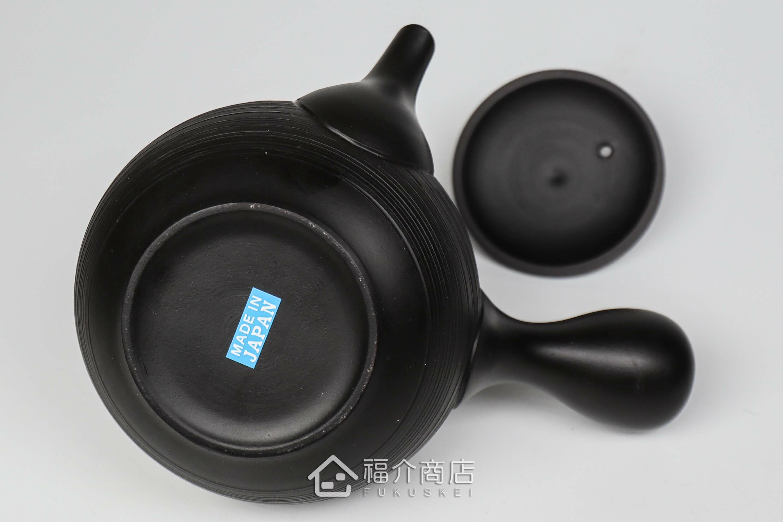 泡茶用的日本陶瓷茶壺