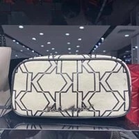 [S] KARL LAGERFELD 22WW3213 K/MONOGRAM WASHBAG,SAND STONE, 8720092980739 (SKL524)