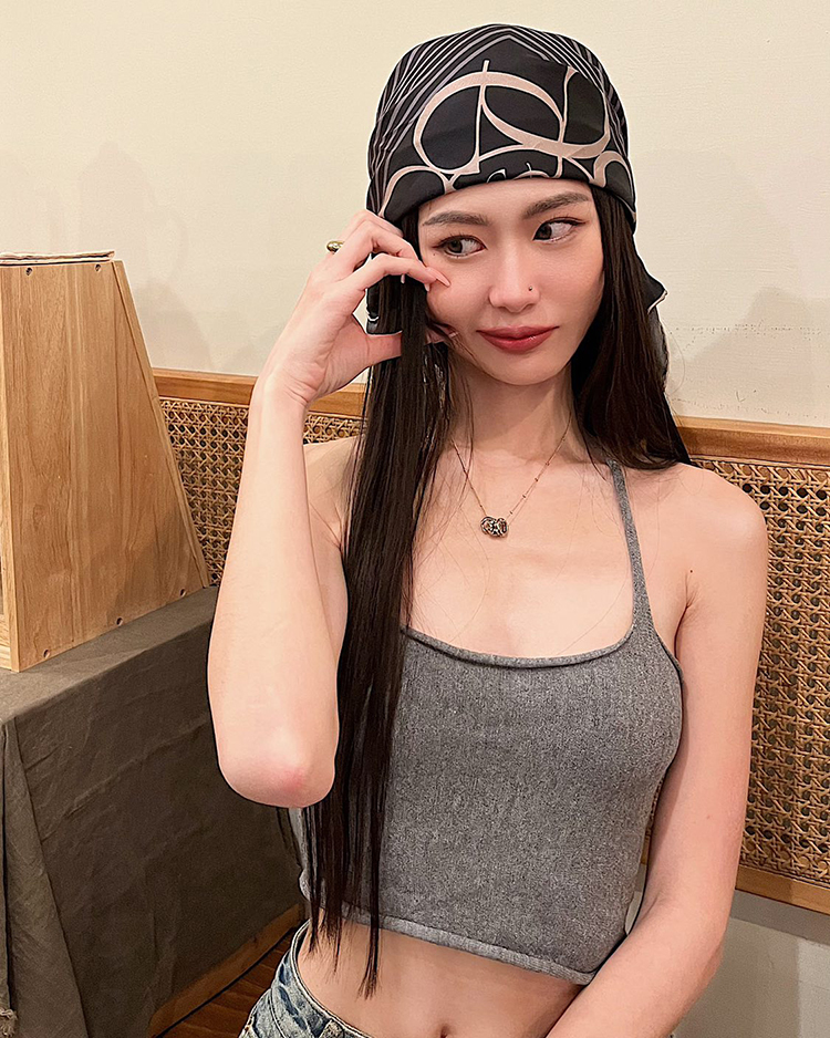 短版捲邊上衣(-15%)