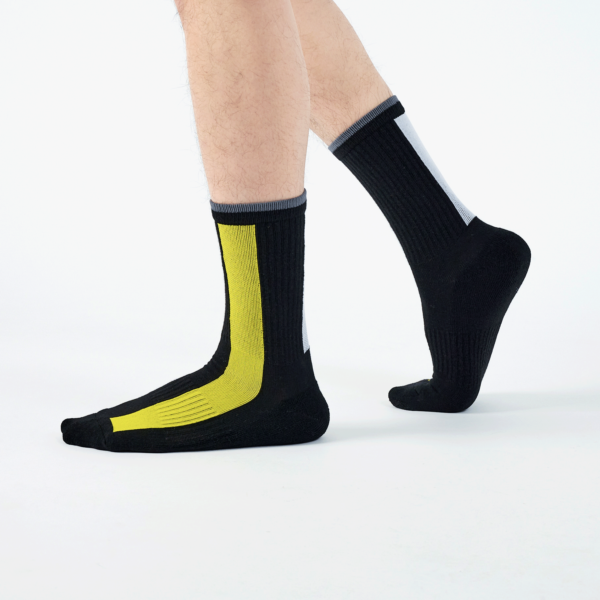 Rocket抗菌運動中筒襪〈黑/黃〉