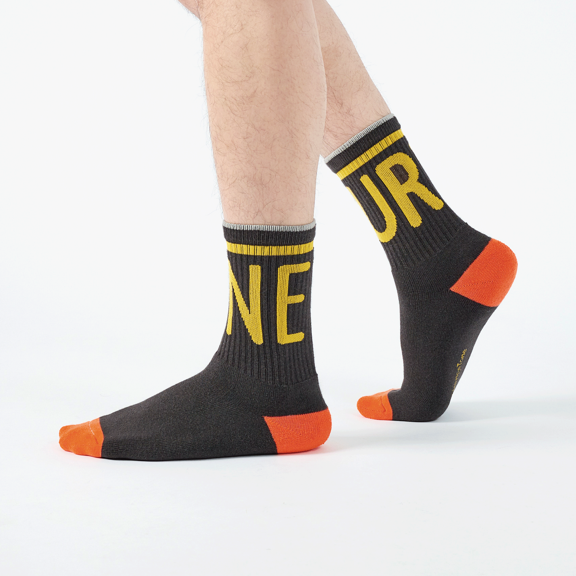 Your Tone抗菌運動中筒襪〈深灰〉