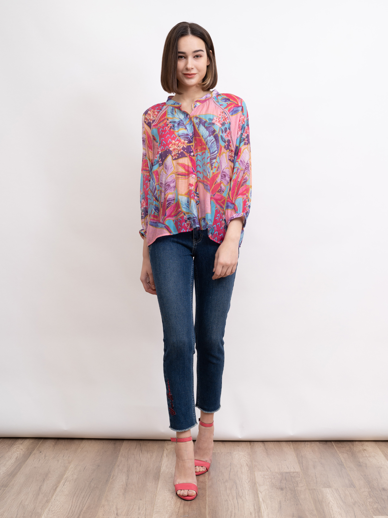 mi-tu 蕾絲飾邊泡泡袖上衣