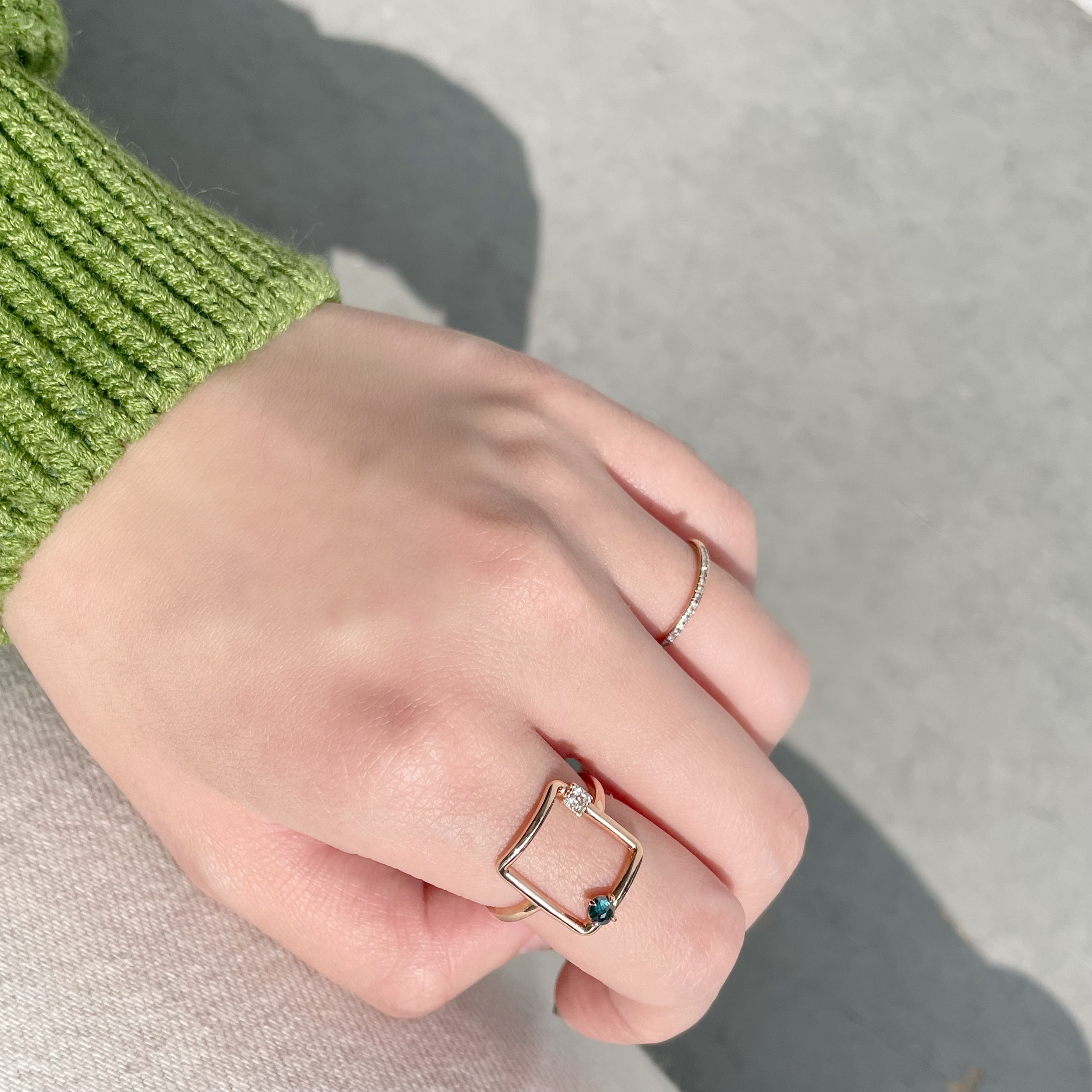 14K Curved簍空方形藍鑽原礦戒指