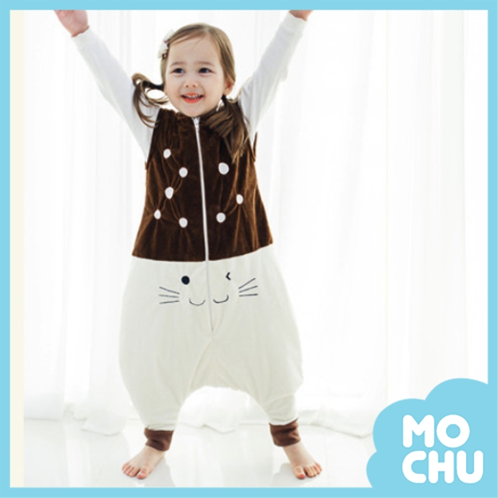 眨眼貓咪分腿防踢被