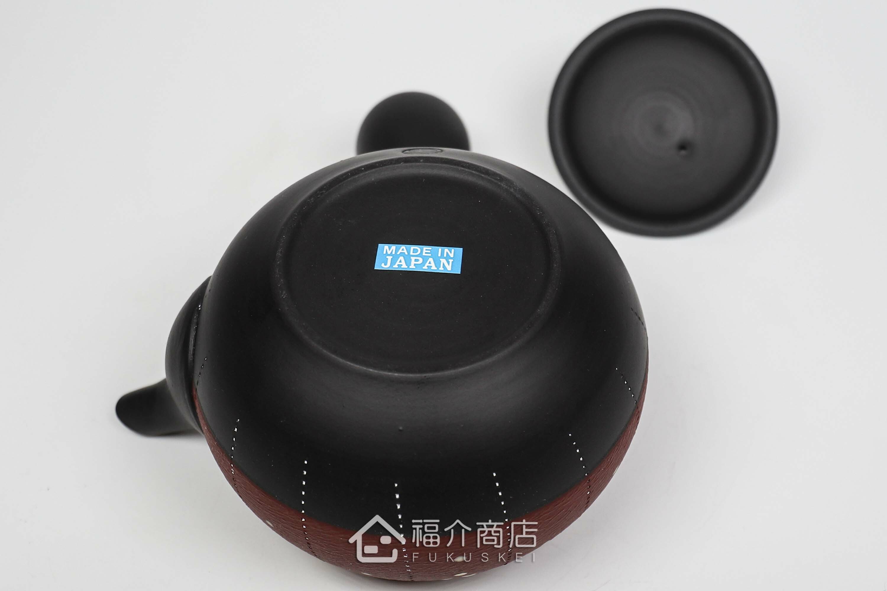 泡茶用的日本陶瓷茶壺