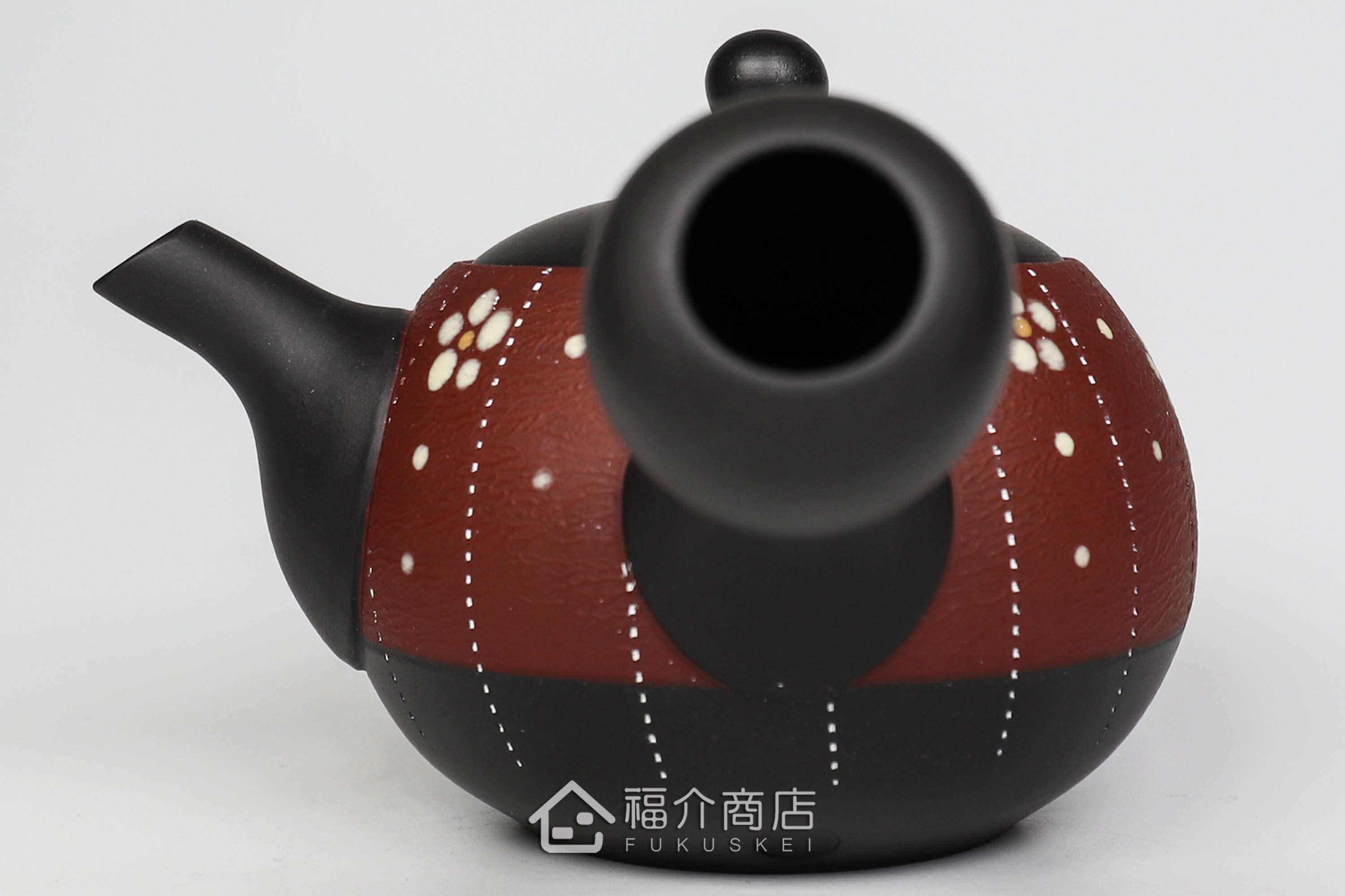 泡茶用的日本陶瓷茶壺