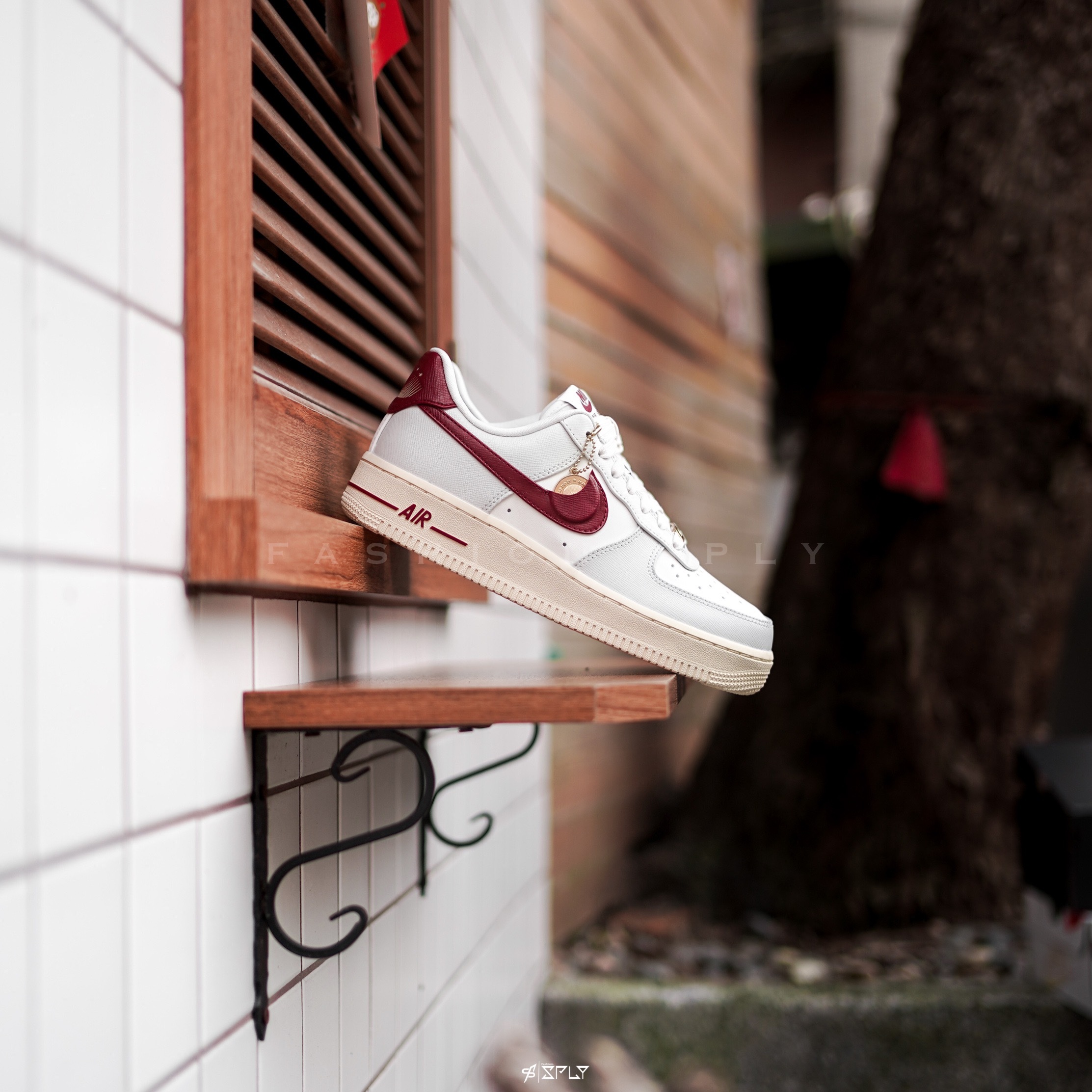 Nike Air Force 1 Low Just Do It 白紅 金幣 奶油底 DV7584-001