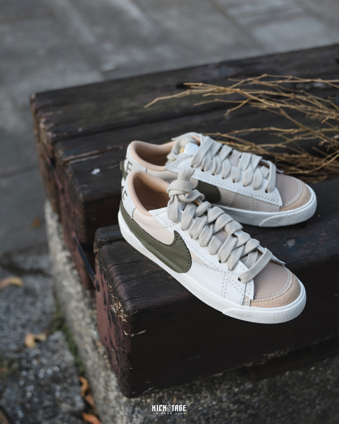**特價商品售出不退換**女鞋 NIKE BLAZER LOW 77 JUMBO 森林棕綠 大勾 縫線 復古 板鞋【DQ1470-105】25SALE