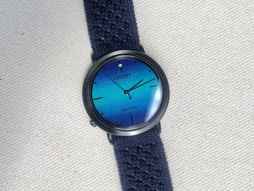 【CITIZEN 星辰】L系列Ambiluna解構自然之美仿生學腕錶(藍)附黑色米蘭錶帶 EM1005-42L 34mm 現代鐘錶