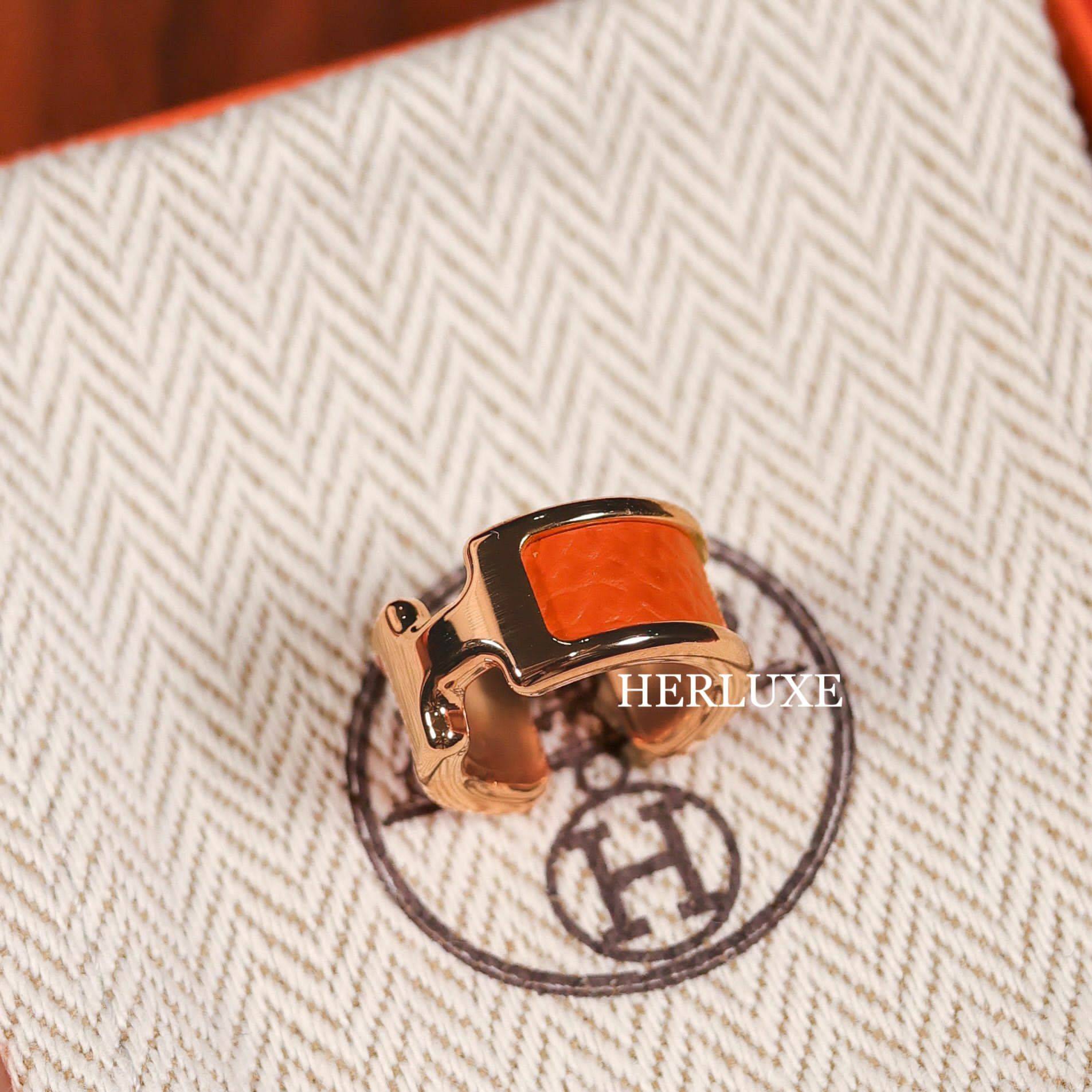 耳骨扣 Bijou d’oreille olympe pm 93 orange cd epsom