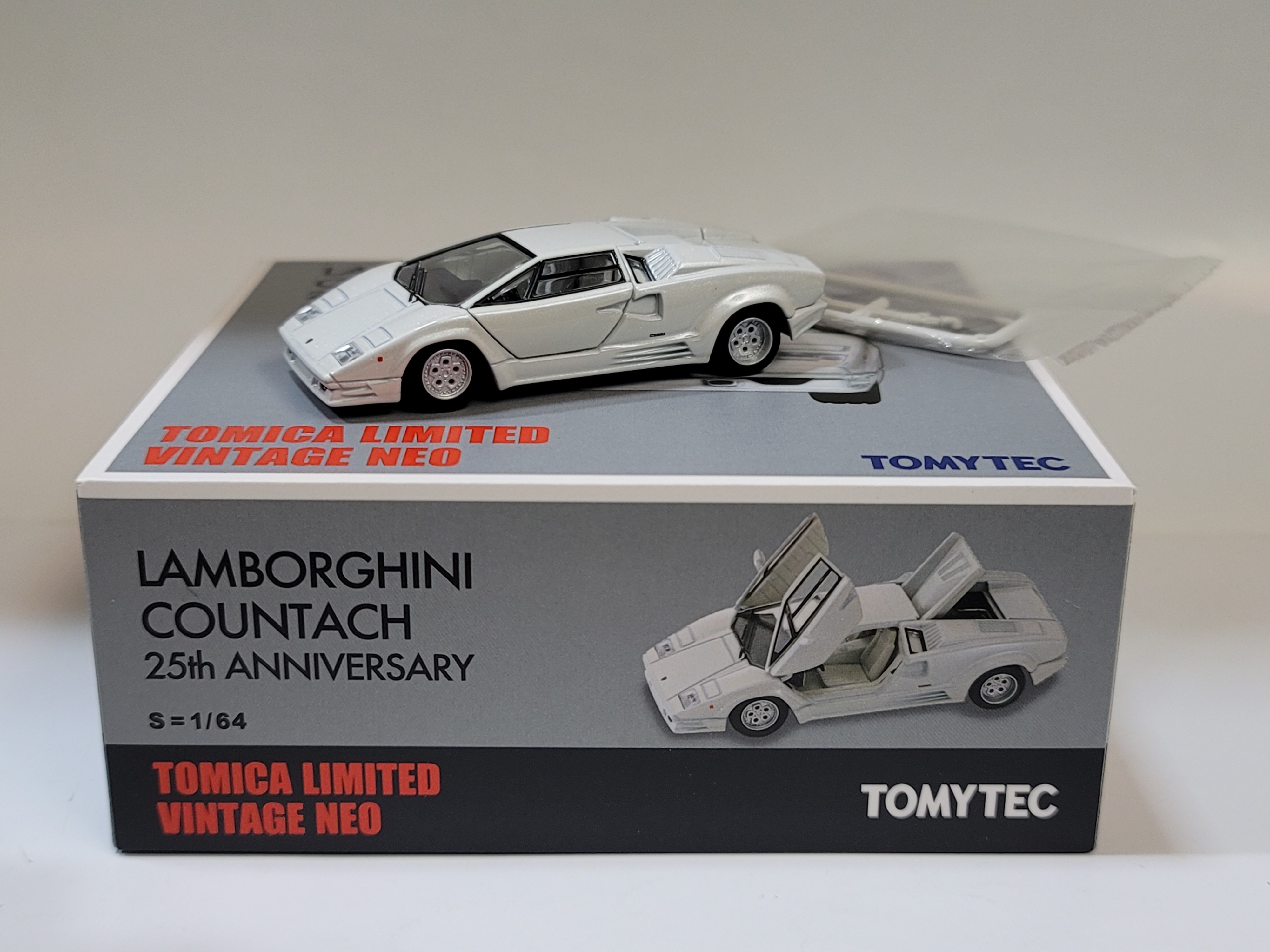 Tomytec 1/64 LV-N Lamborghini Countach 25th Anniversary