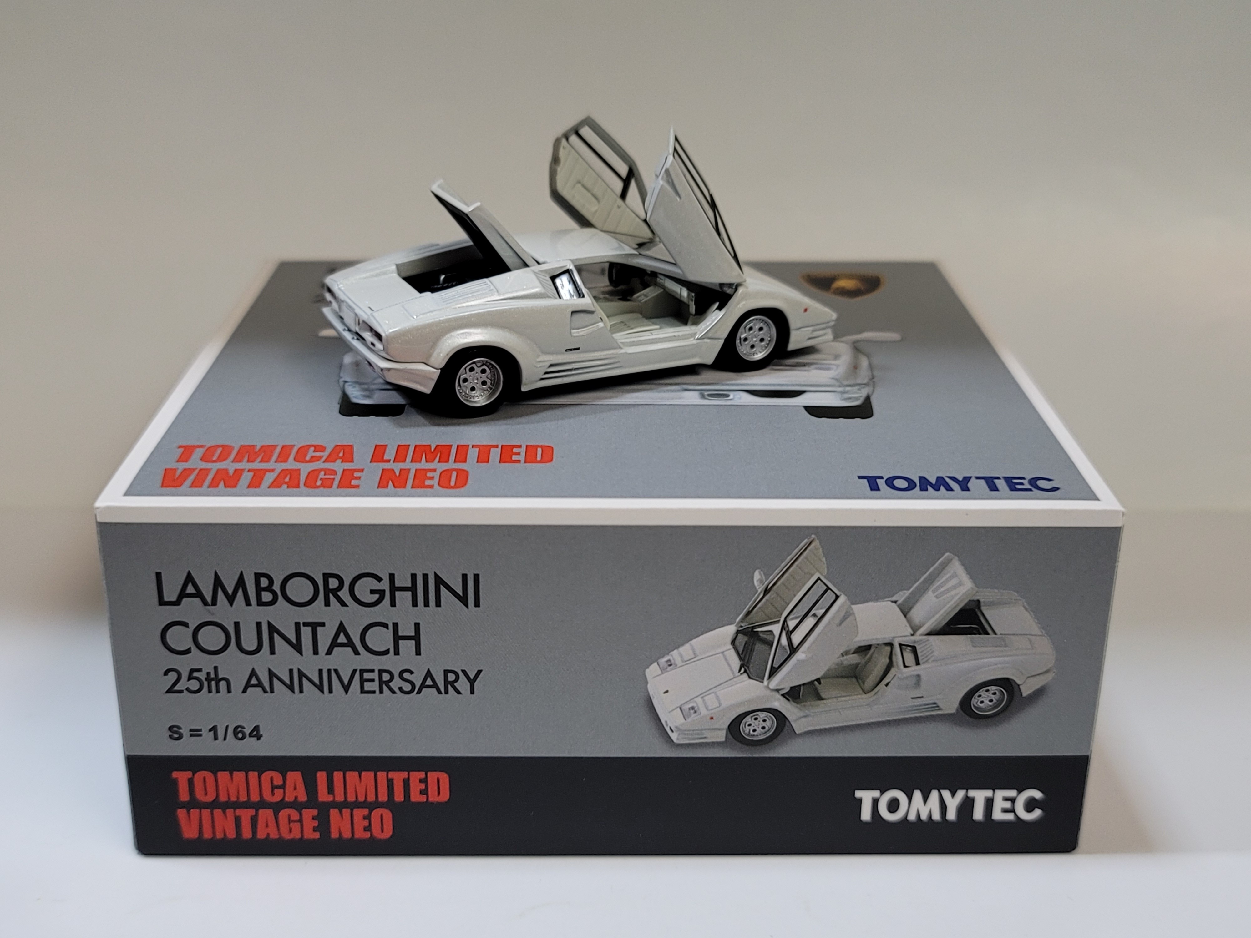 TOMYTEC ニッサン レパード 1/64 Tomytec 1/64 LV-N Lamborghini Countach 25th Anniversary