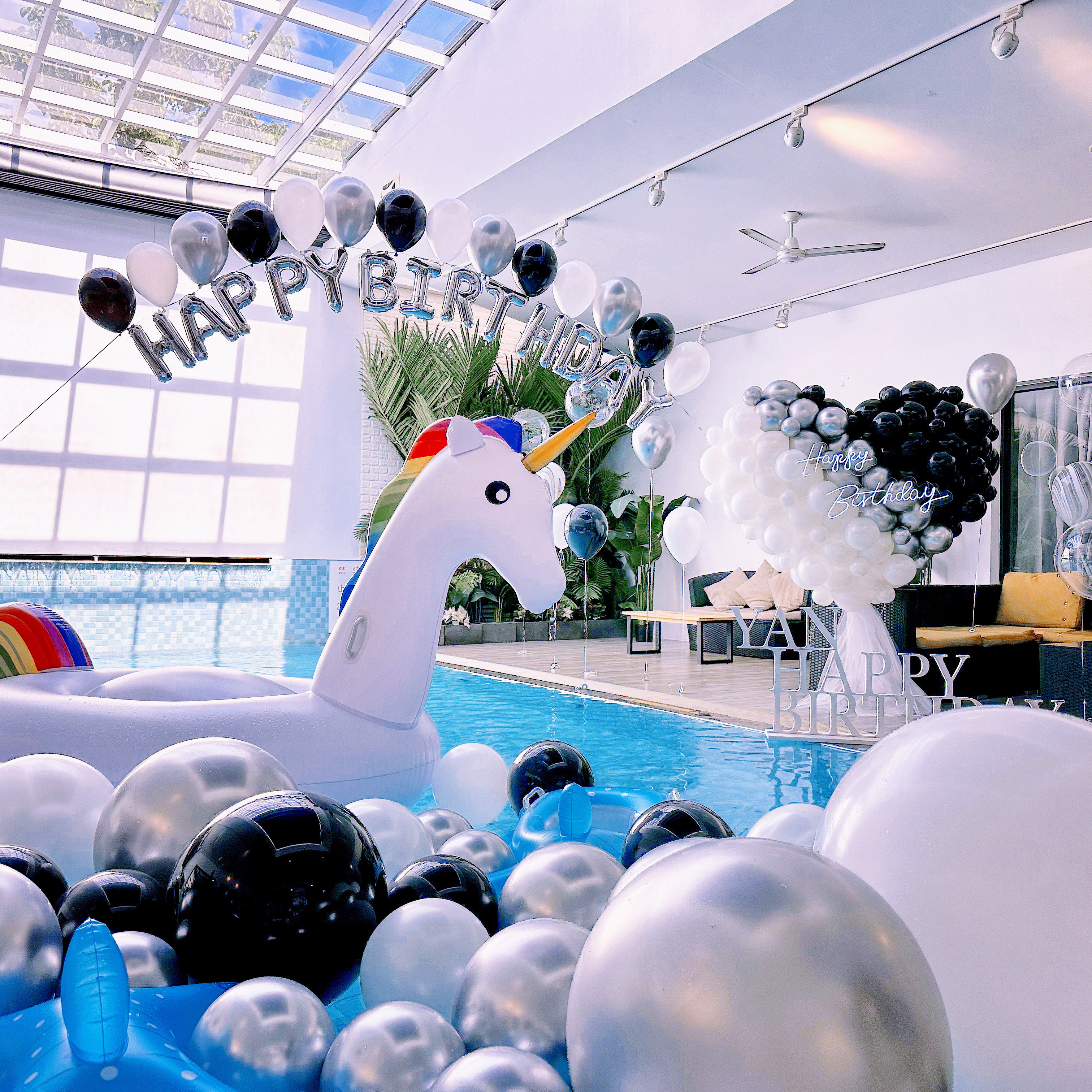 【外場】生日驚喜．簡約黑白色系泳池