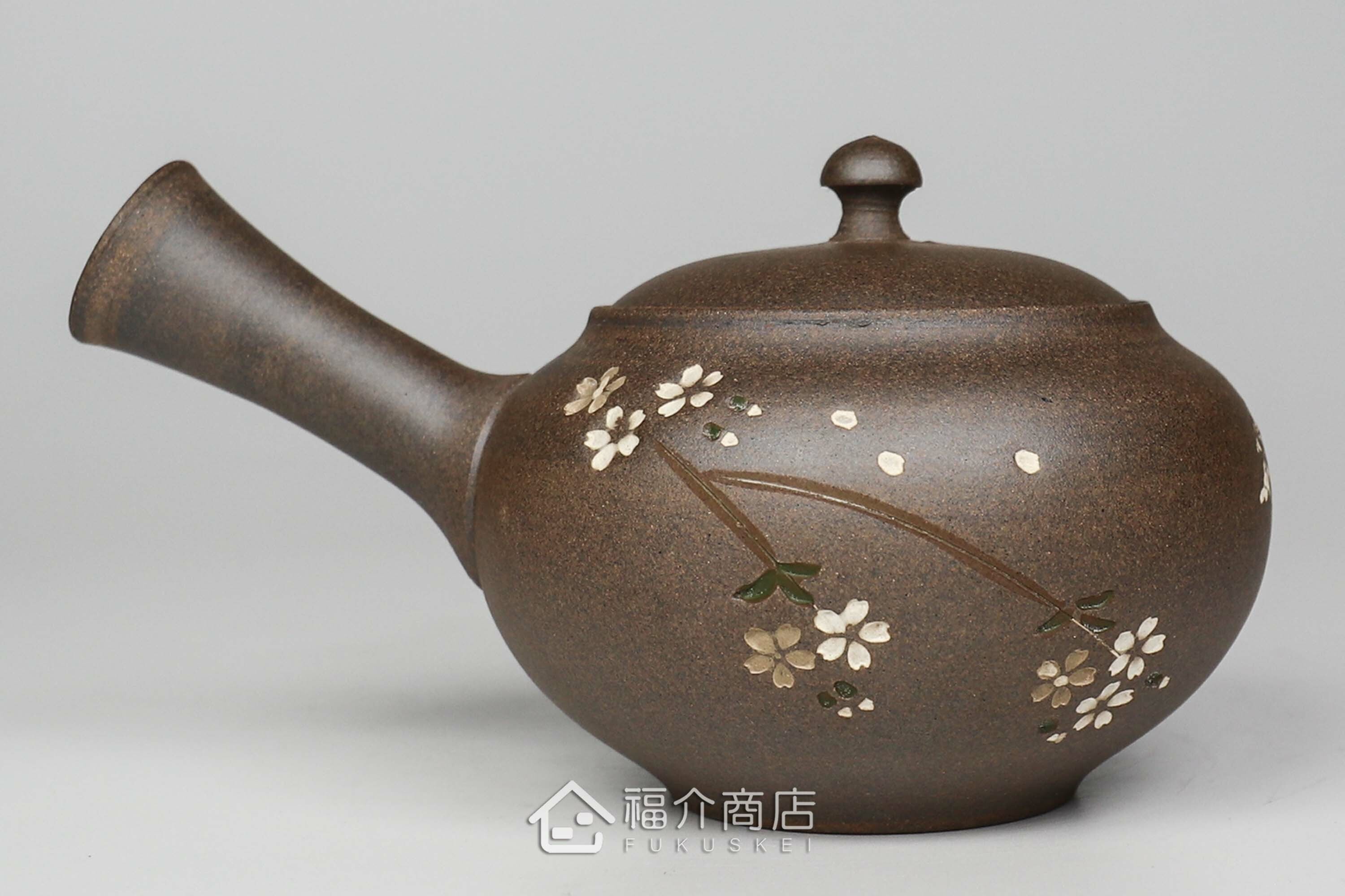 泡茶用的日本陶瓷茶壺