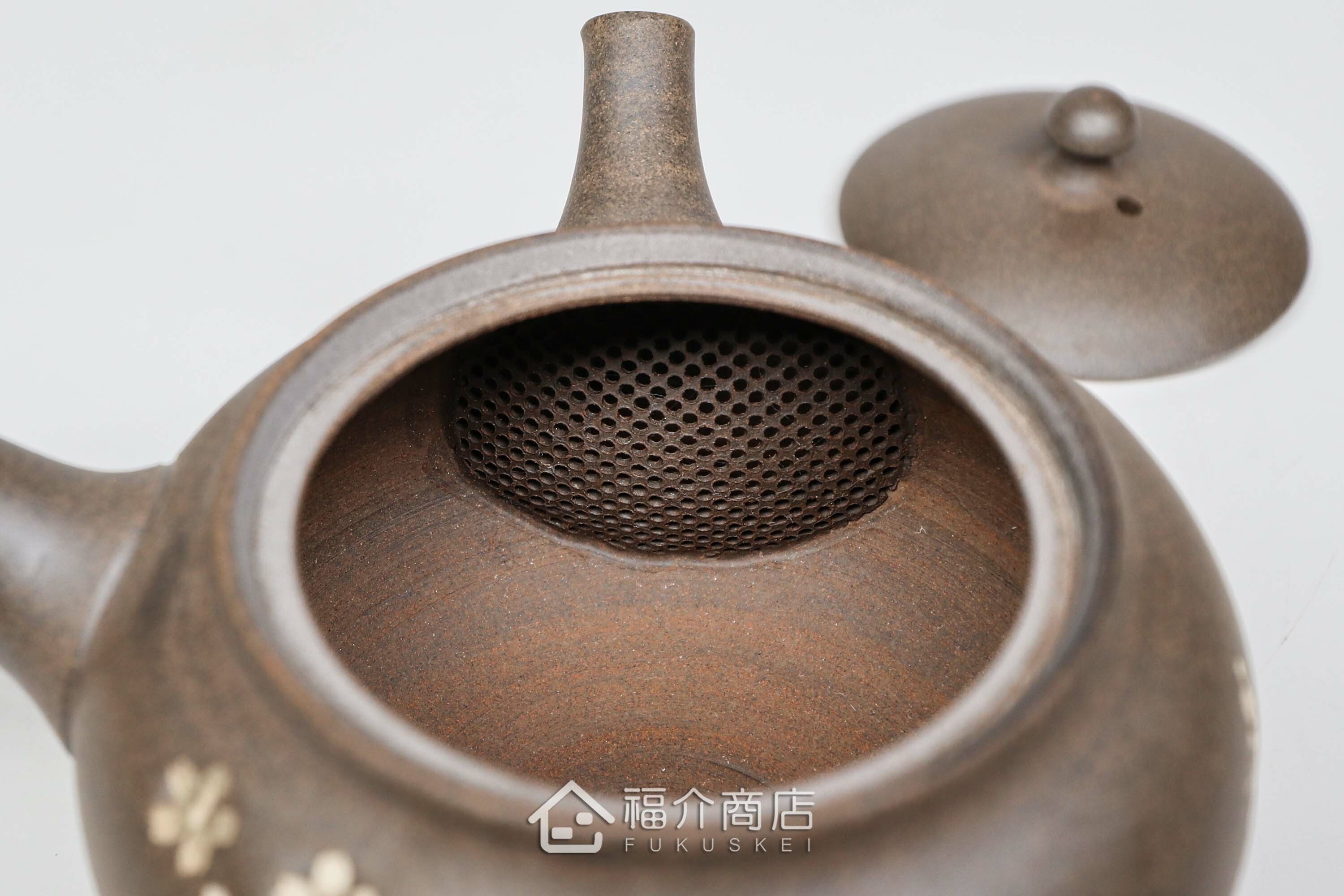 泡茶用的日本陶瓷茶壺