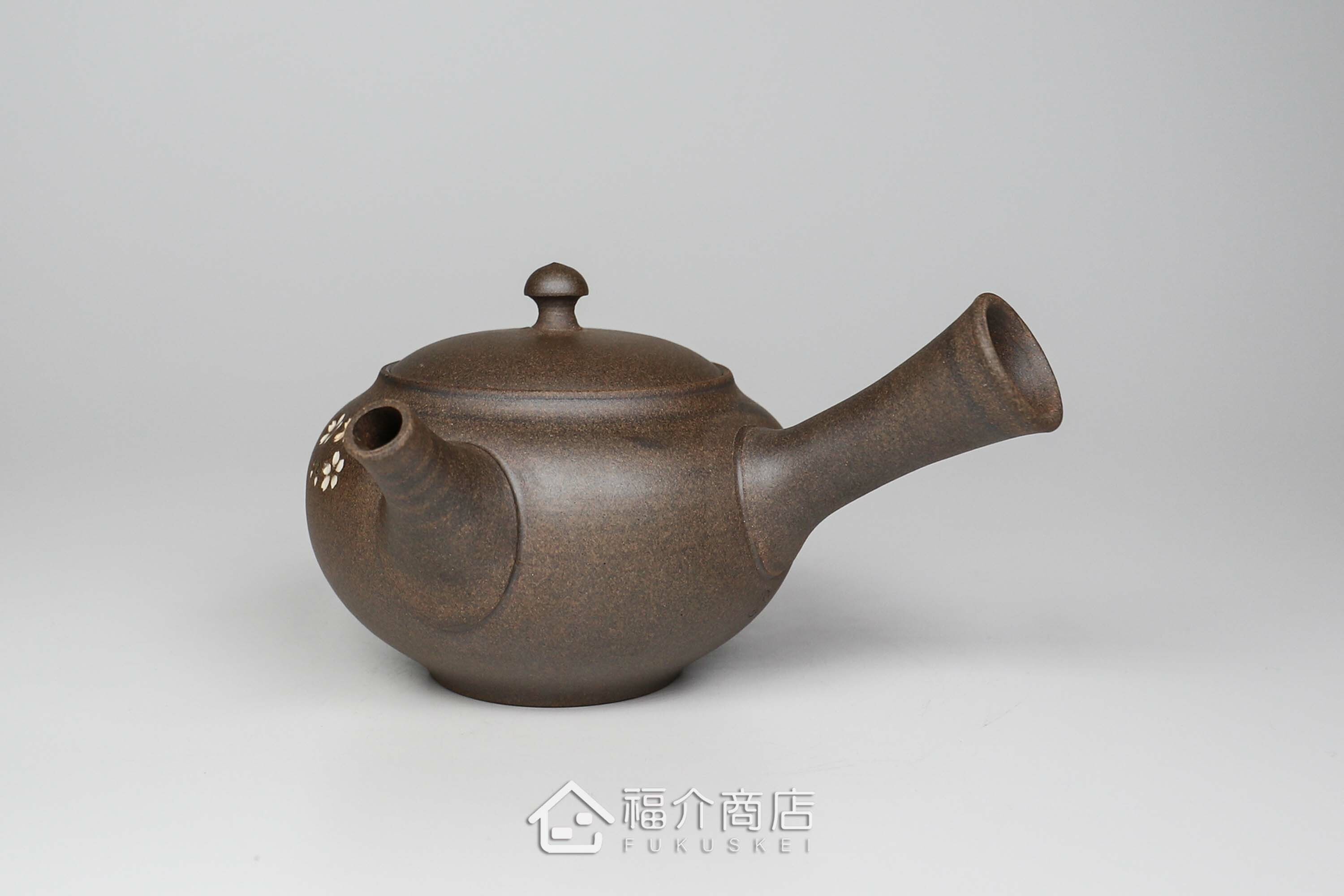 泡茶用的日本陶瓷茶壺